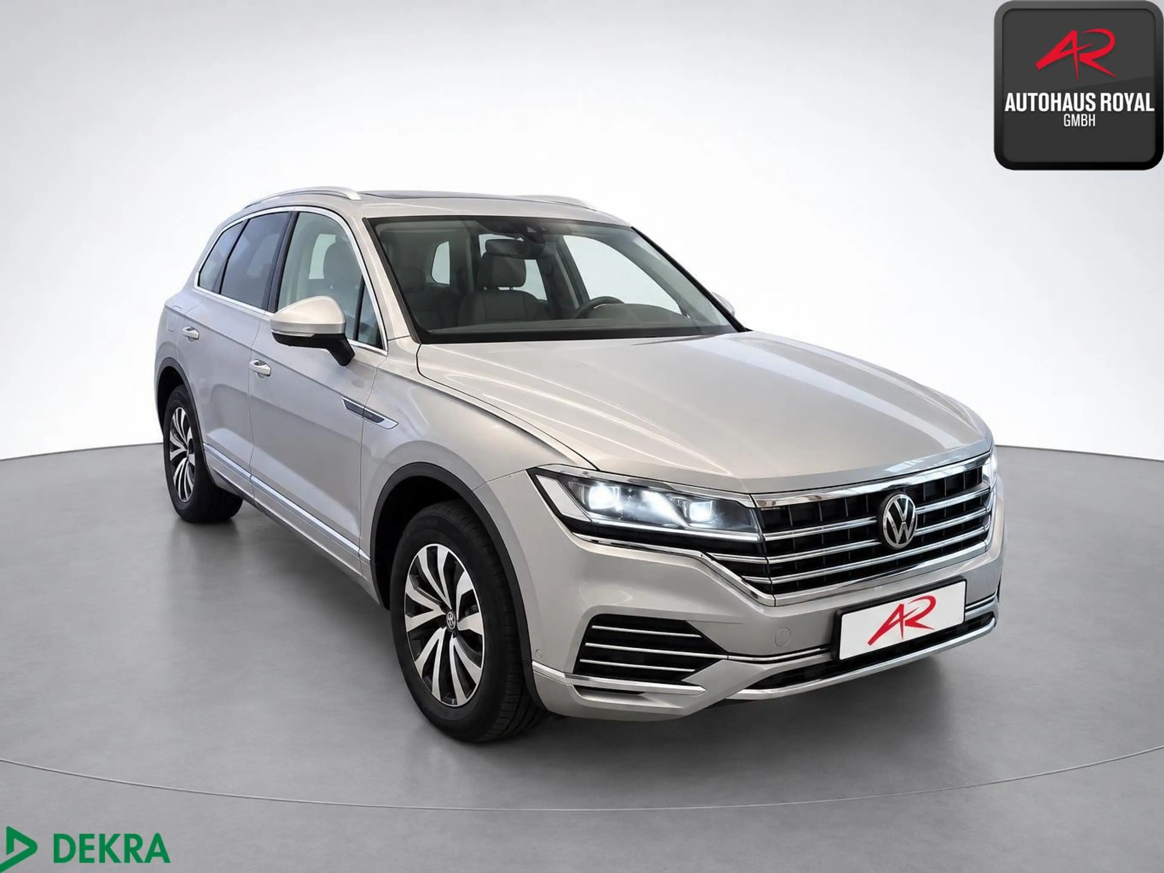 Volkswagen Touareg 3.0 TDI 4M STANDHZ,KEYLESS,SITZKLIMA,AHK — photo 4