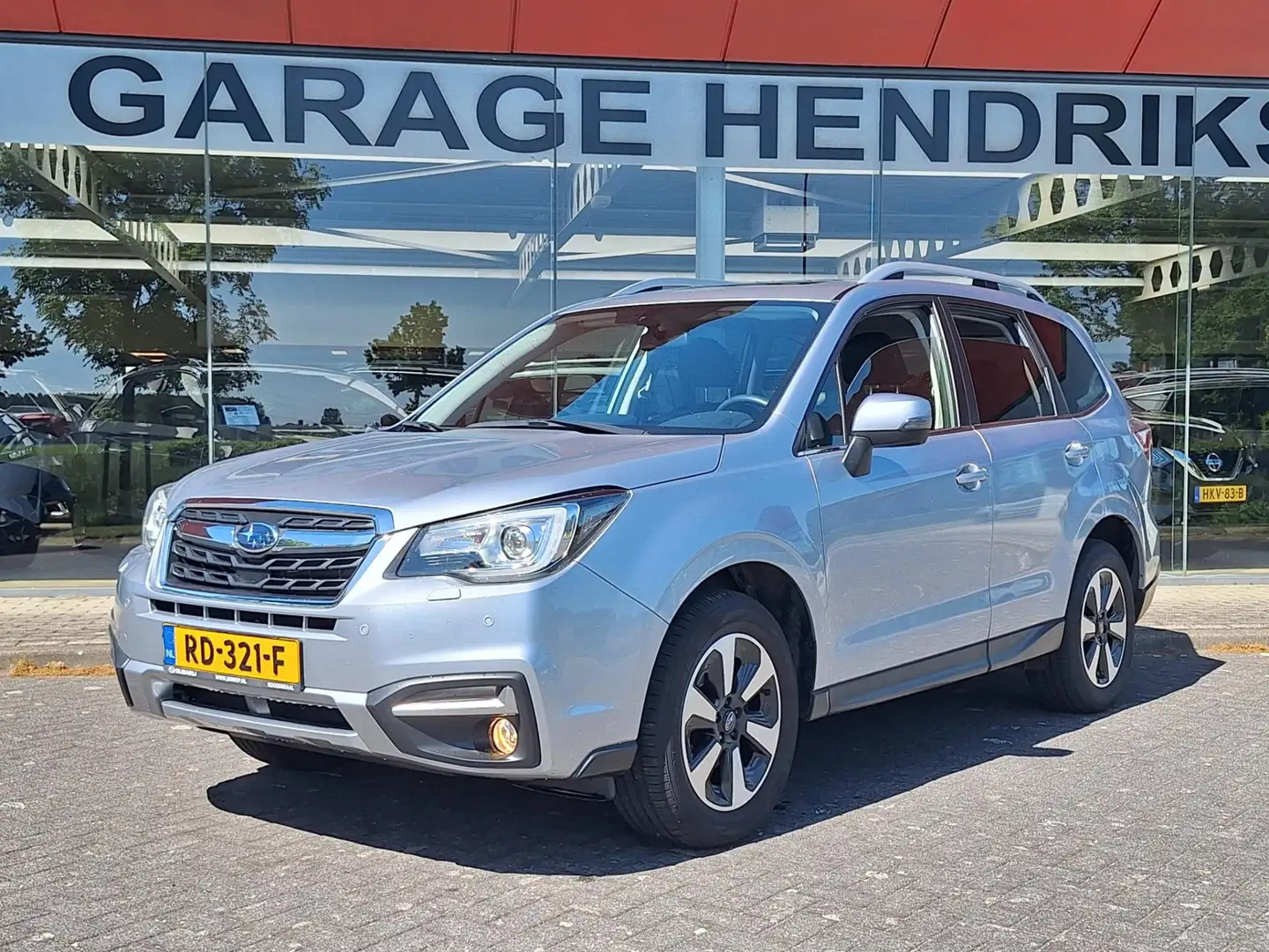 Subaru Forester 2.0 Premium | Leder | Trekhaak 2000 Kg | Schuifdak Grijs - 1