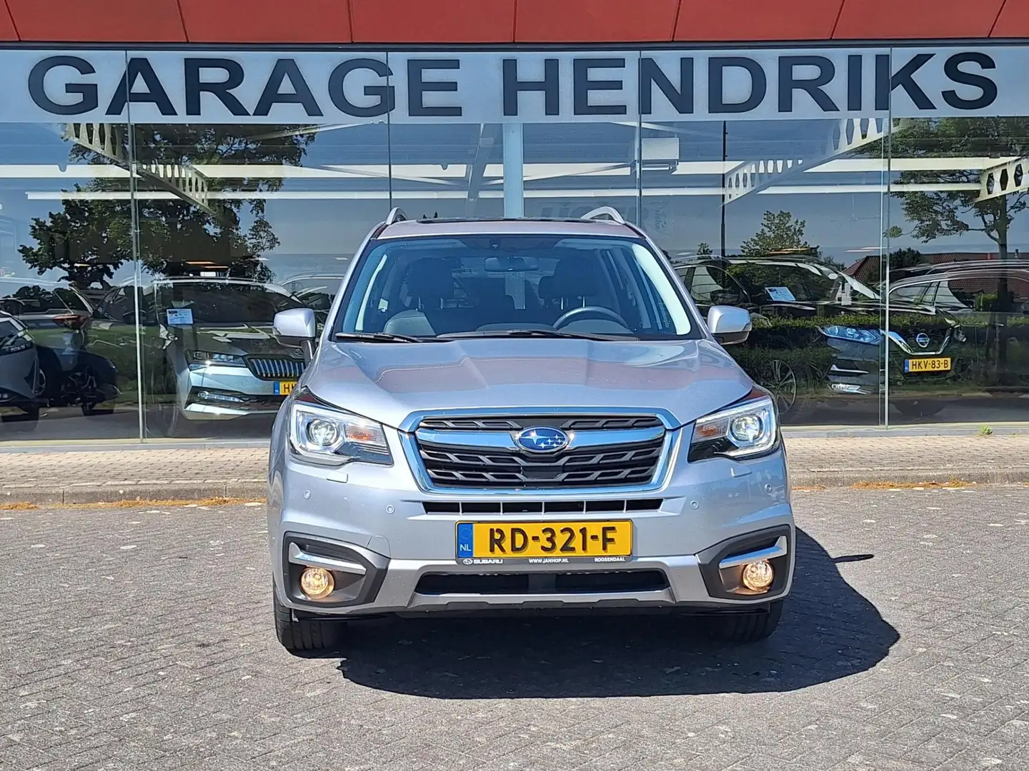 Subaru Forester 2.0 Premium | Leder | Trekhaak 2000 Kg | Schuifdak Grijs - 2