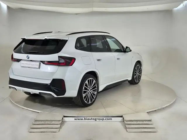 BMW X1 view 4