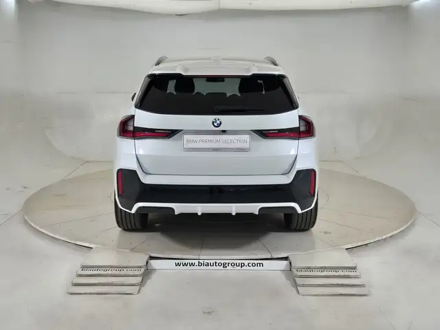 BMW X1 view 3