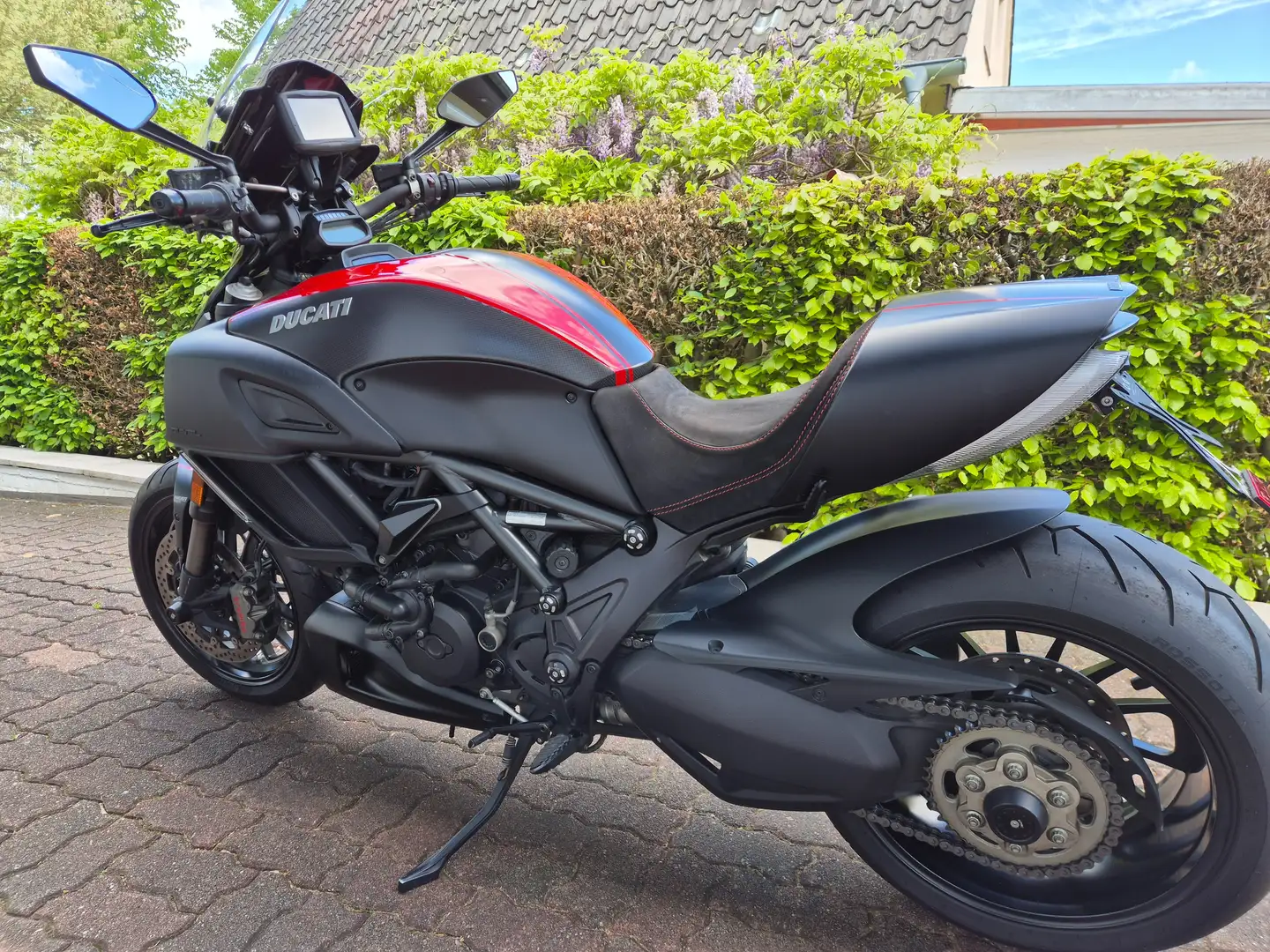 Ducati Diavel Dark Stealth Carbon Schwarz - 2