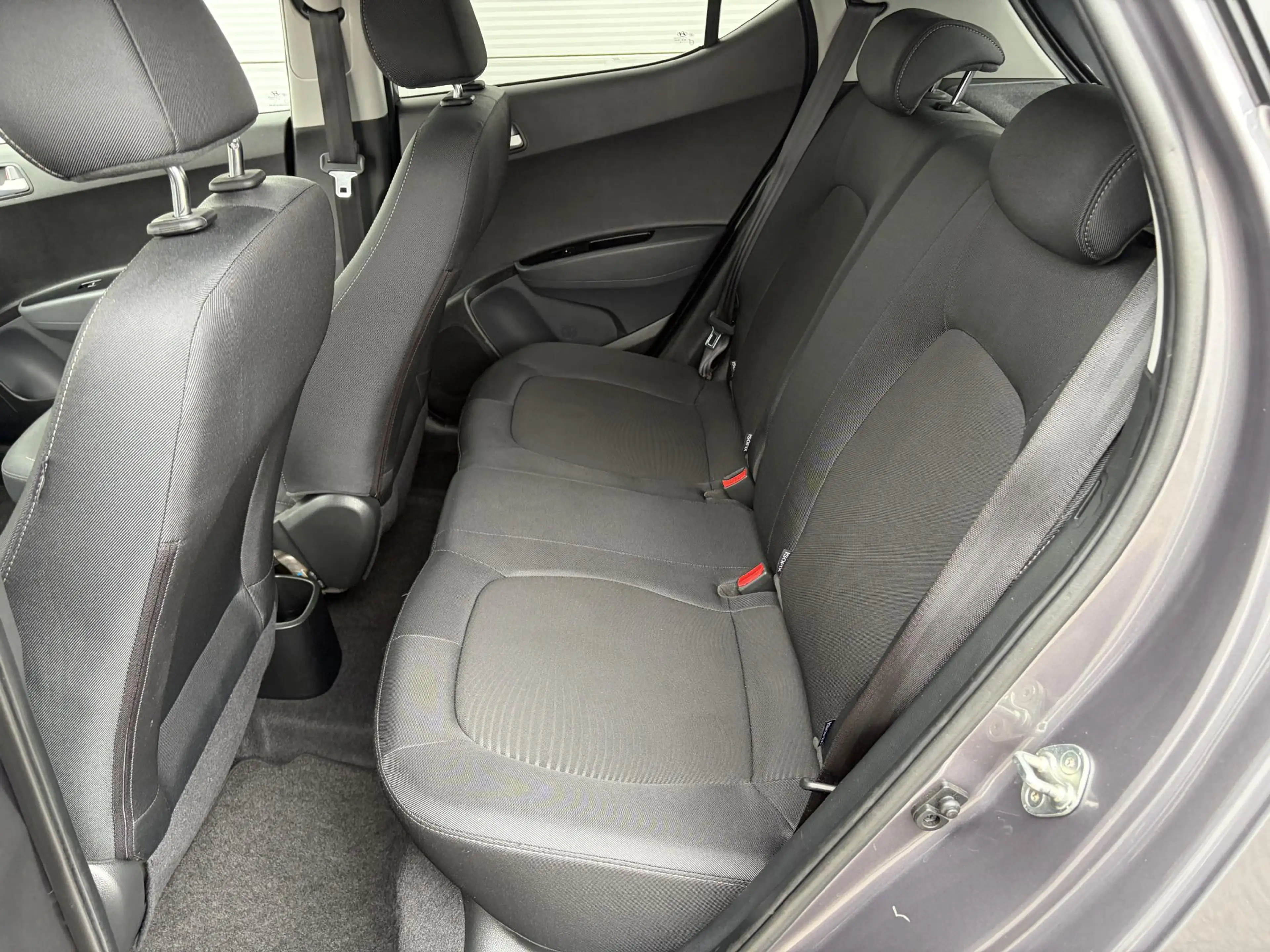 Hyundai i10 1.0 Premium / Trekhaak / Stoel en stuurverwarming — photo 33