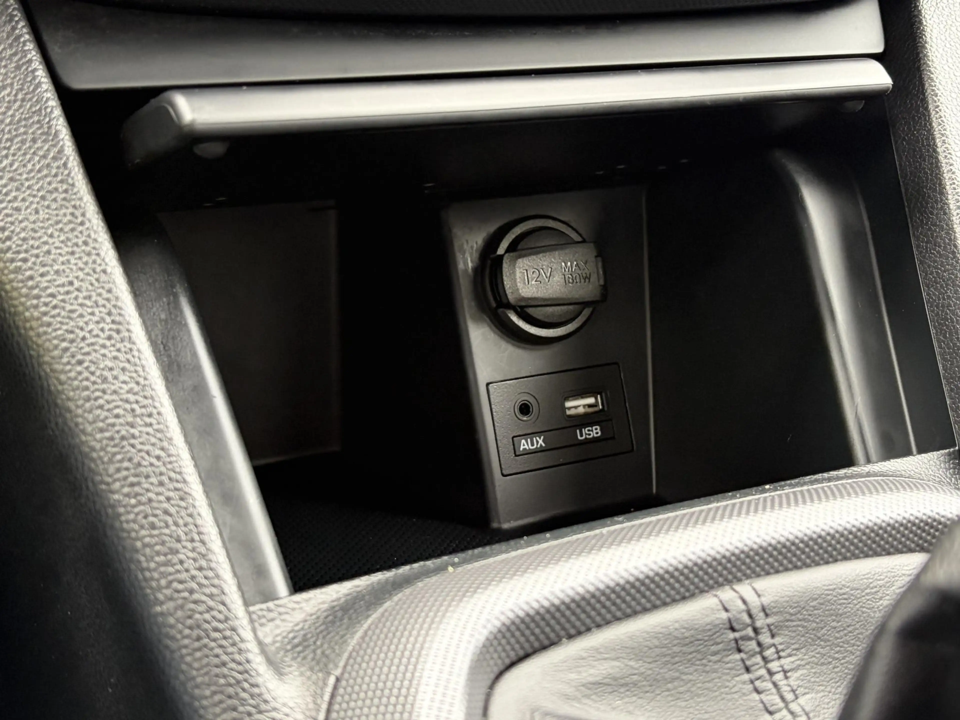 Hyundai i10 1.0 Premium / Trekhaak / Stoel en stuurverwarming — photo 27