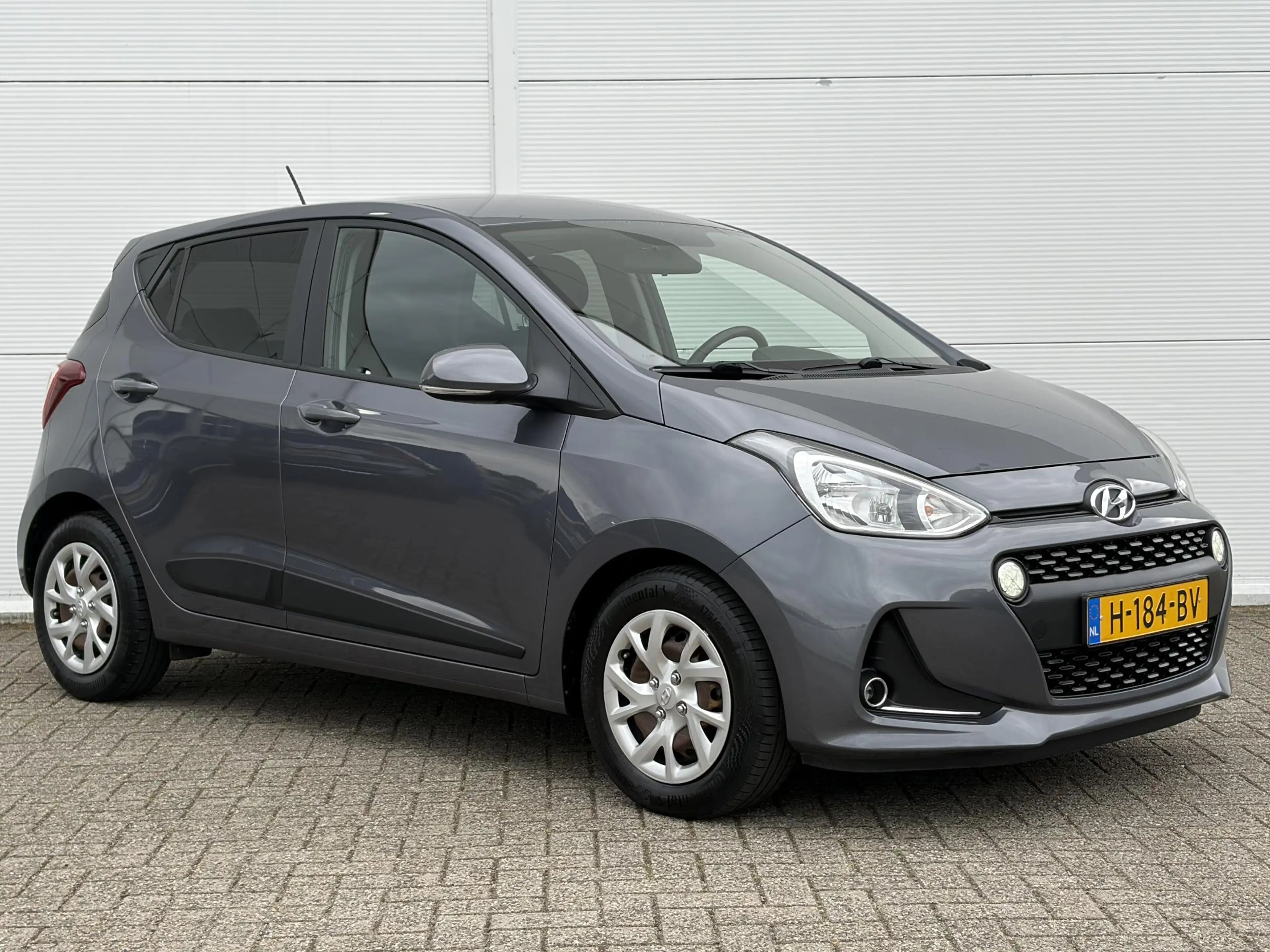 Hyundai i10 1.0 Premium / Trekhaak / Stoel en stuurverwarming — photo 18