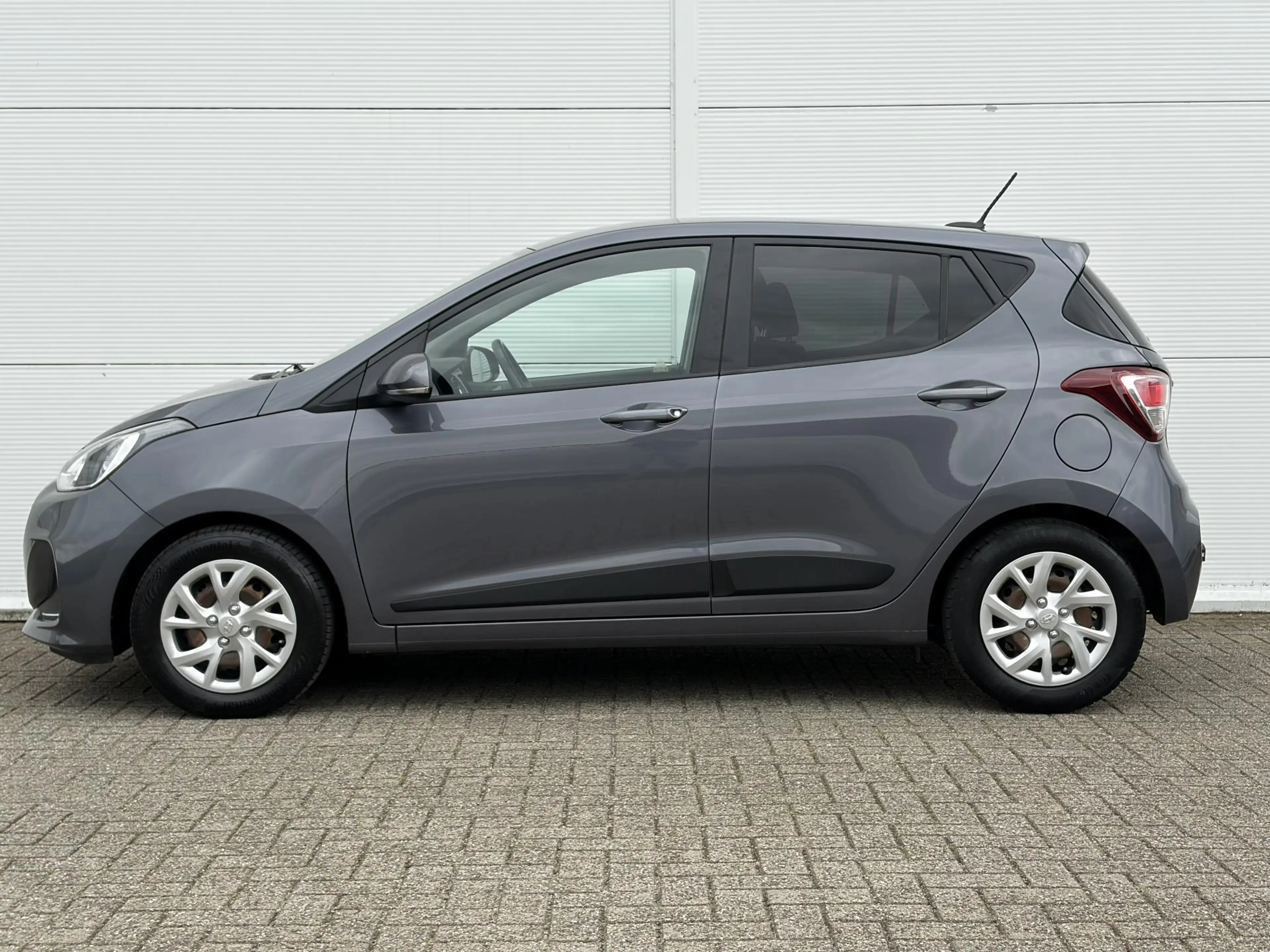 Hyundai i10 1.0 Premium / Trekhaak / Stoel en stuurverwarming — photo 8