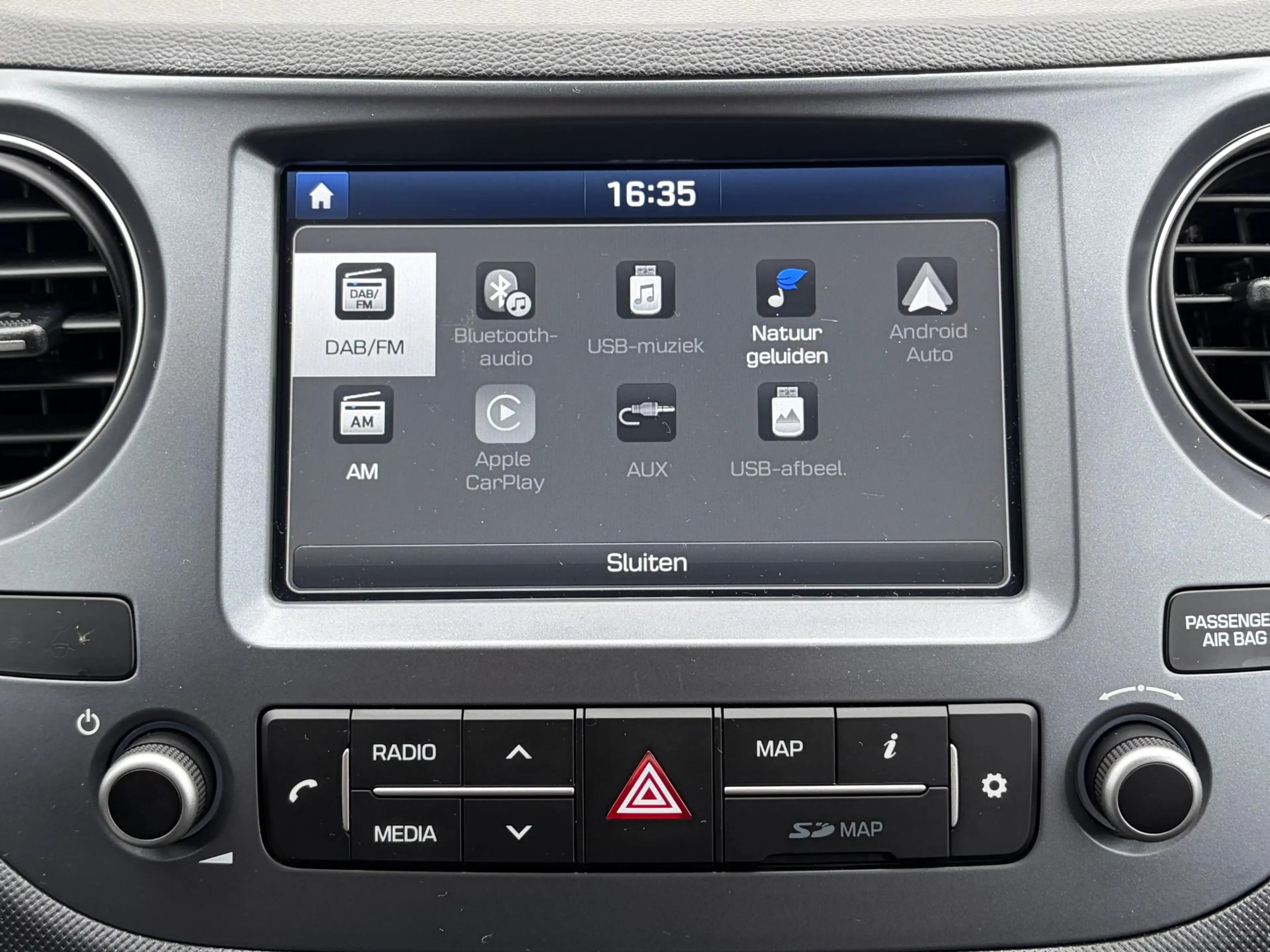 Hyundai i10 1.0 Premium / Trekhaak / Stoel en stuurverwarming — photo 22