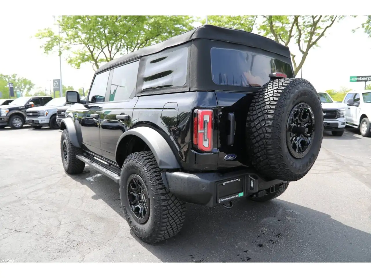 Ford Bronco photo Ford Bronco
