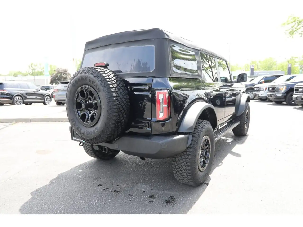 Ford Bronco photo Ford Bronco