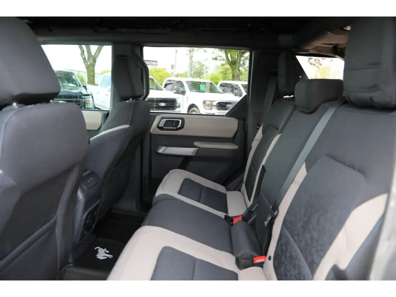 Ford Bronco photo Ford Bronco