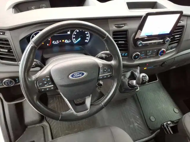 Ford Transit view 12