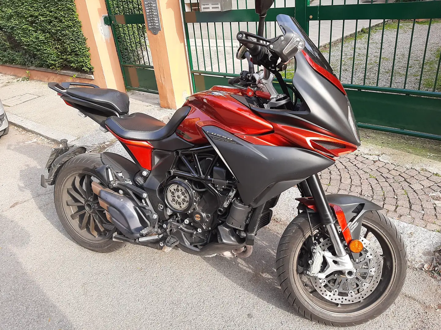MV Agusta Turismo Veloce 800 Lusso SCS Rosso - 1