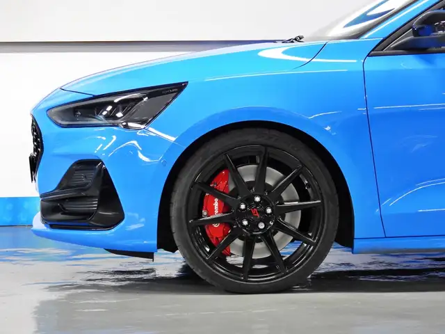 Ford Focus view 3