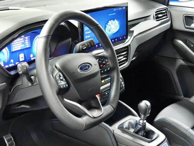 Ford Focus view 9