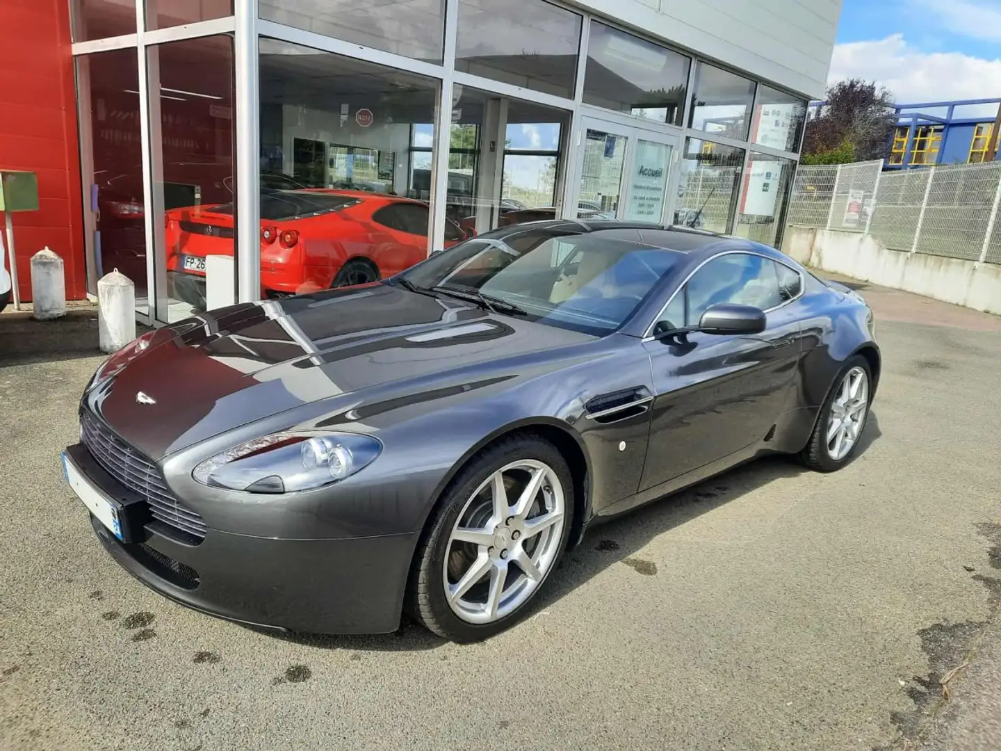Aston Martin Vantage Grijs - 2