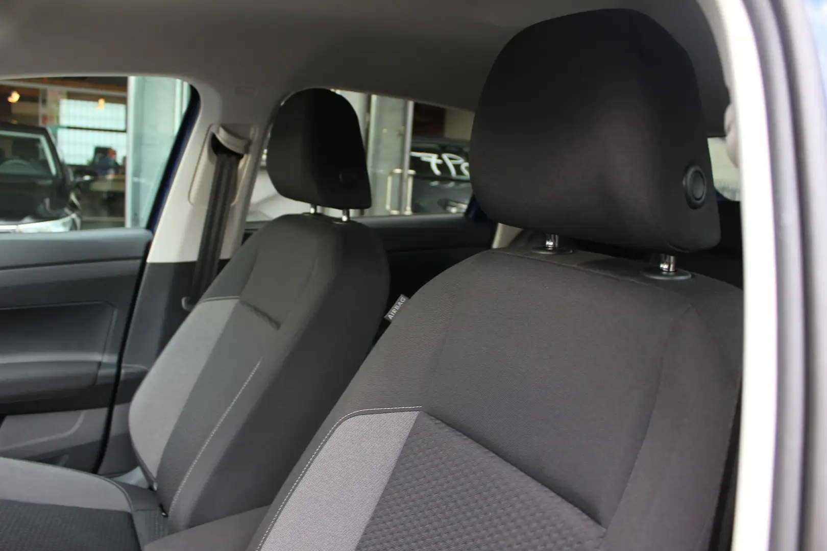 Volkswagen Taigo Taigo 1.0 TSI 110 CV DESIGN IQ DRIVE VETRI SCURI Nero - 2