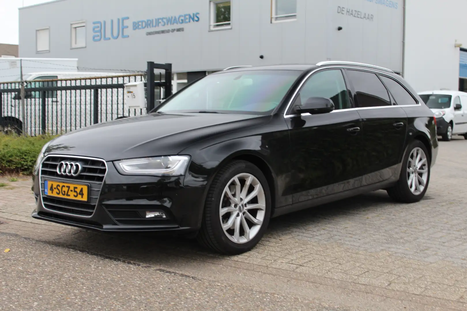Audi A4 Avant 1.8 TFSI 170PK Automaat Business Ed. -- expo Zwart - 1