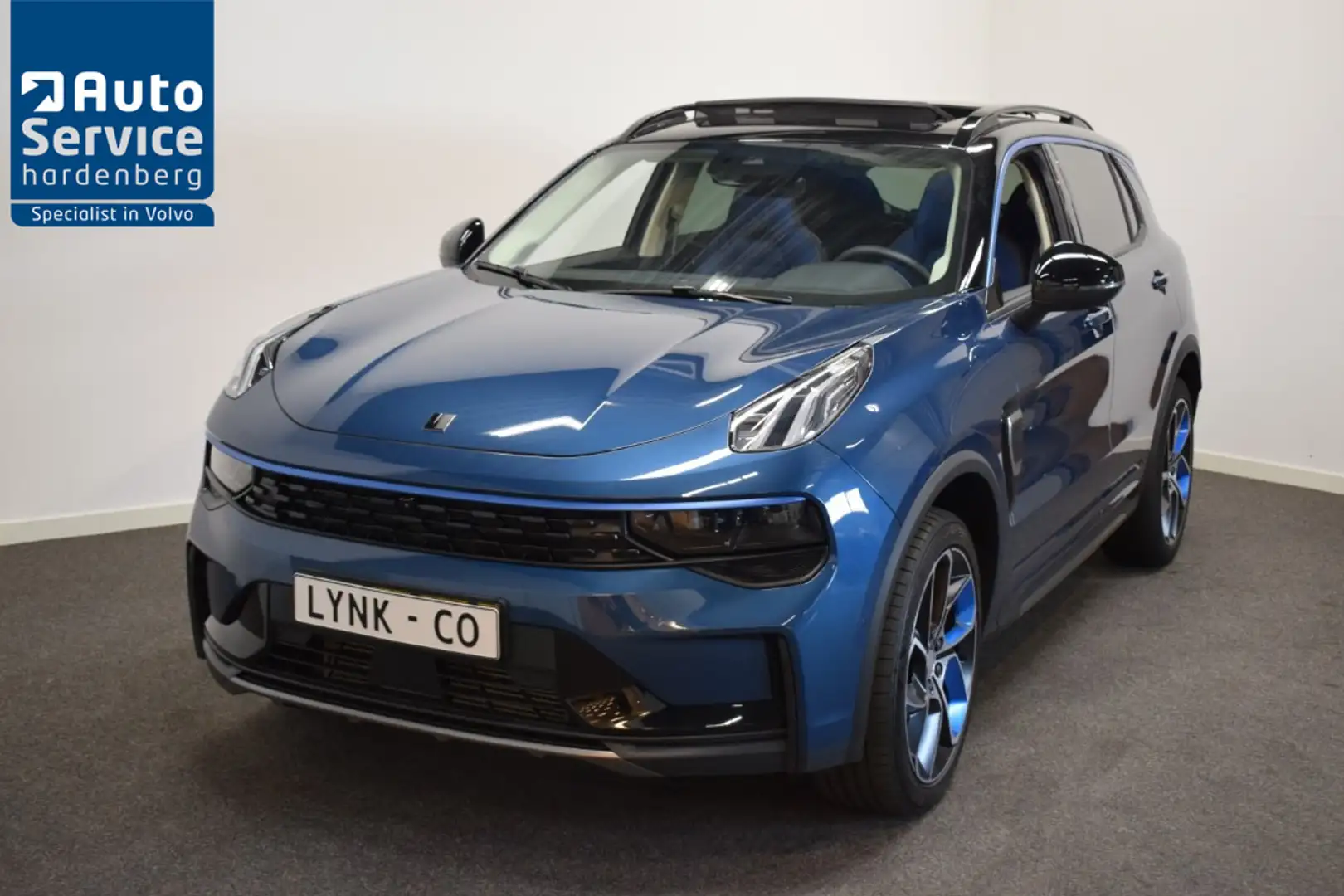 Lynk & Co 01 2024 NAP/ 1.5 261pk AUT7 PHEV 72km Elec. Pano/ Ada Blau - 1