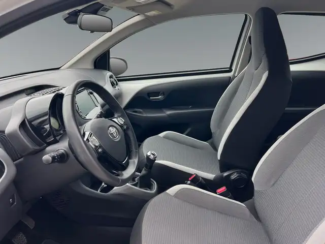 Toyota Aygo view 9