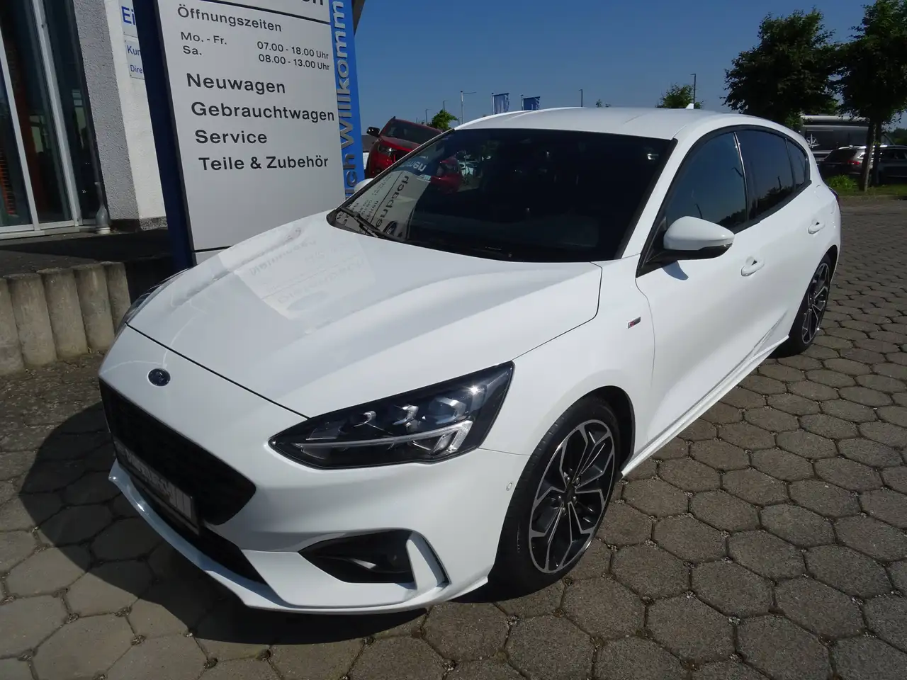 Ford Focus 1.0 Ecoboost ST-Line Lim. +Kamera+Navi+LED — photo 1 of 14