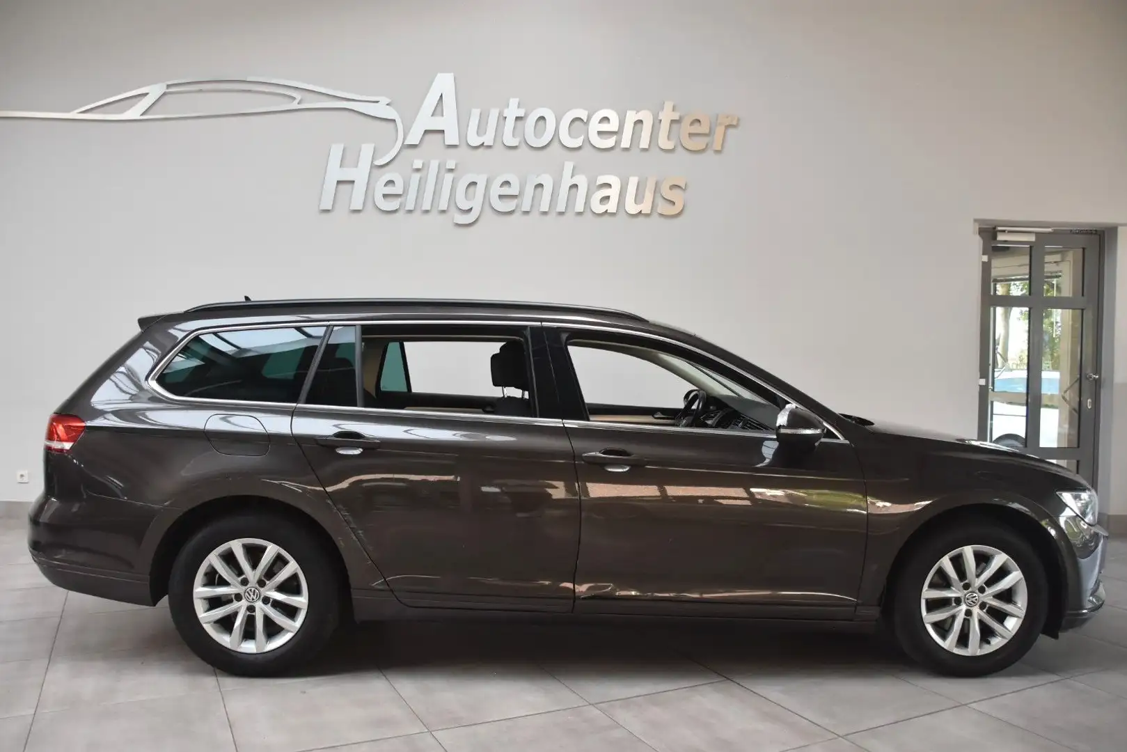 Volkswagen Passat Variant Comfortline Navi Sitzhz ACC PDC Černá - 2