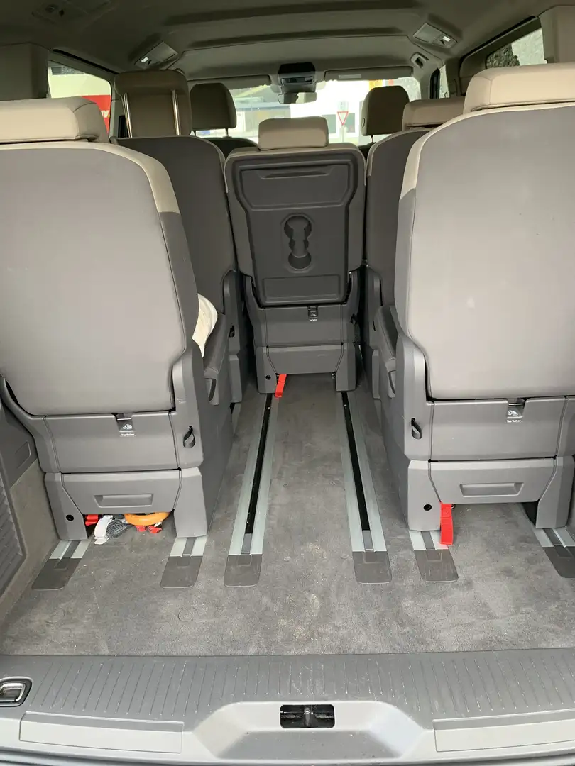 Volkswagen T7 Multivan Basis Negru - 2