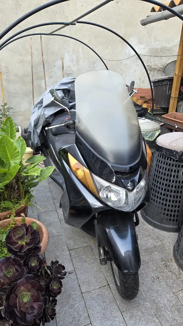 Suzuki Burgman 400 Nero - 1