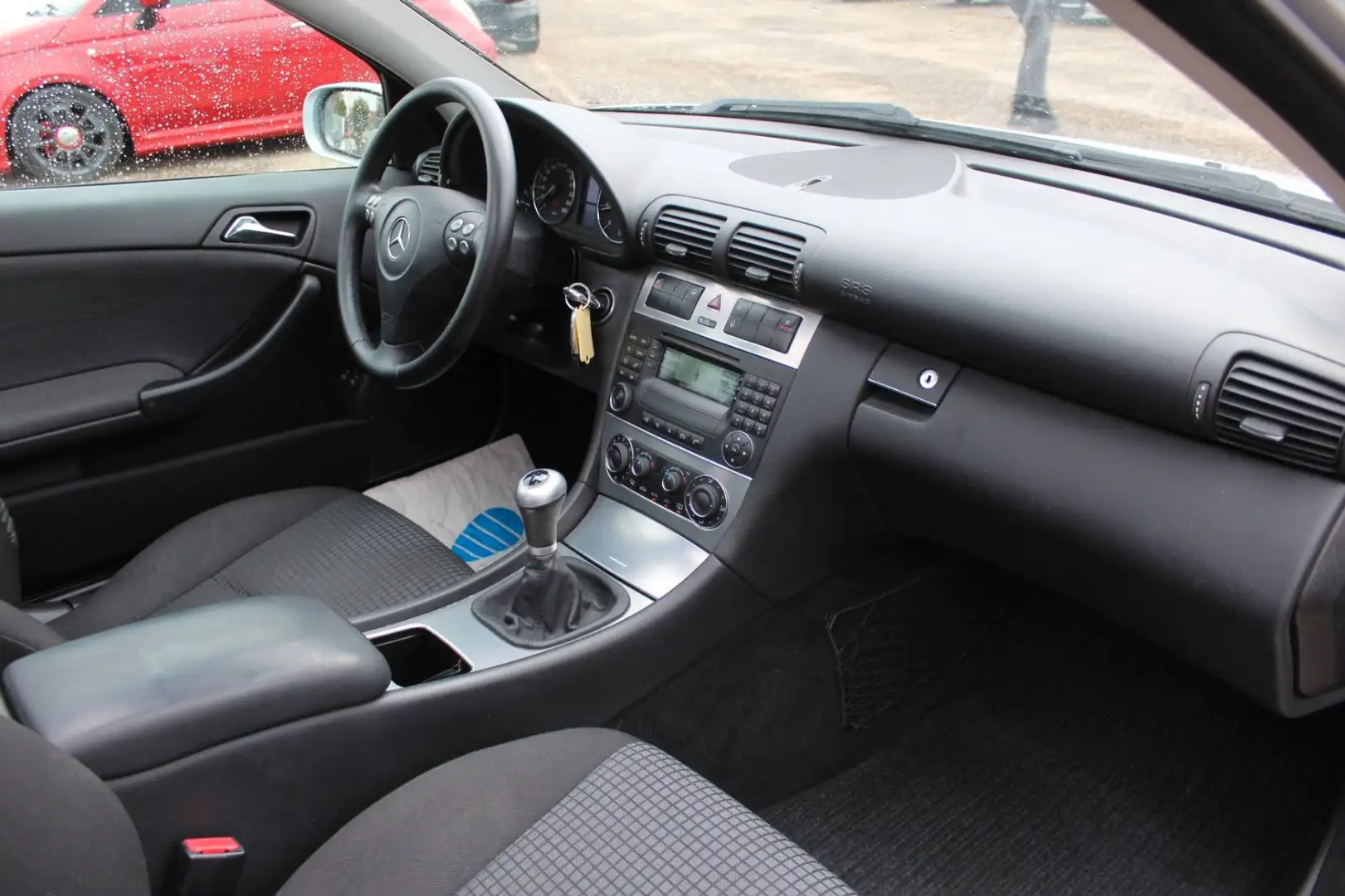 Mercedes-Benz C 230 Sportcoupe*NAVI*AHK*PANO*TEMPOMAT*ALU* Silber - 2