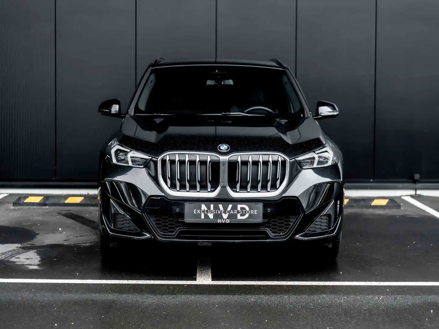 BMW X1 18iA M-Sport | Leder| Trekhaak | Elek zetels | Noir - 2