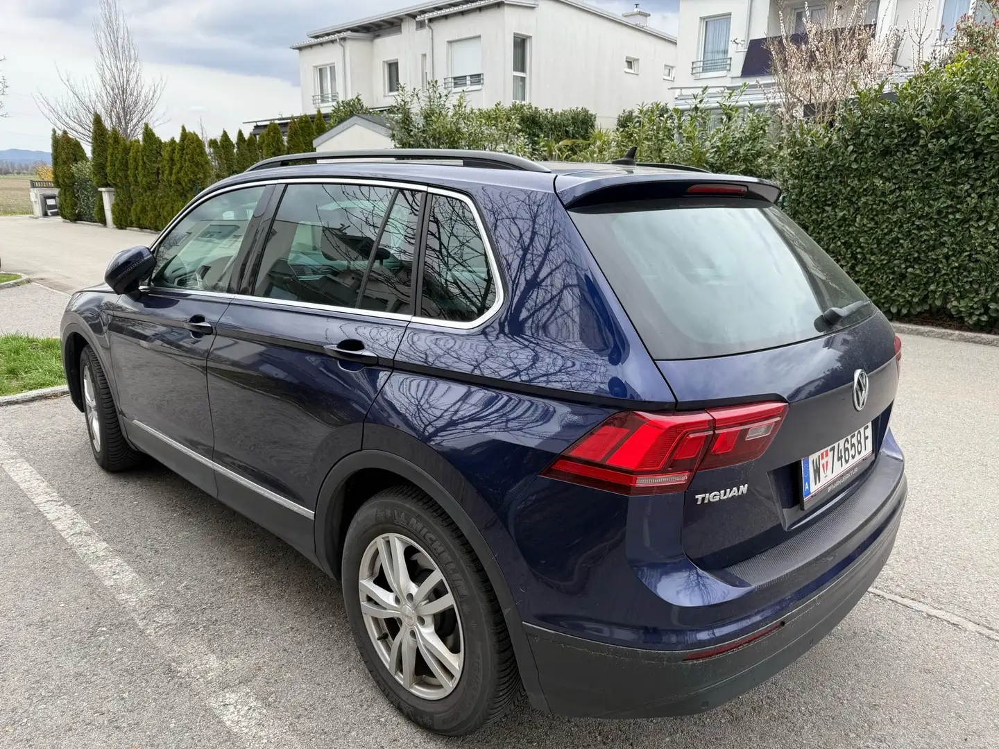 Volkswagen Tiguan 2,0 TDI SCR Sky DSG - 2