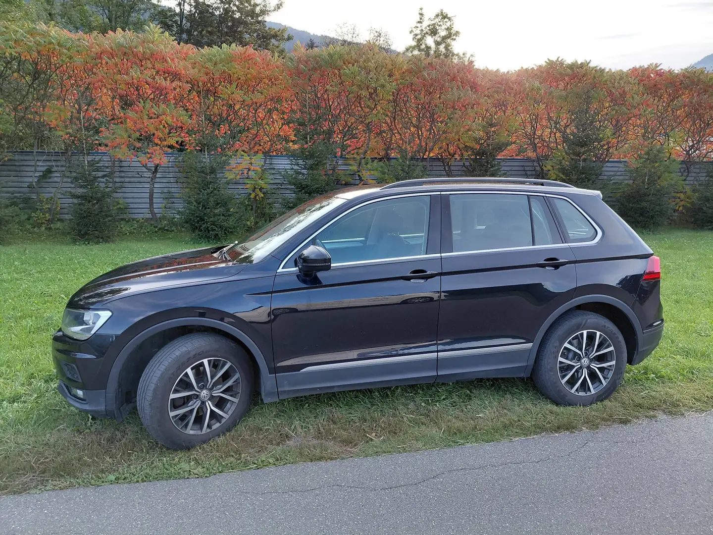 Volkswagen Tiguan Tiguan 2,0 TDI SCR 4Motion Comfortline DSG Comfortline Schwarz - 2