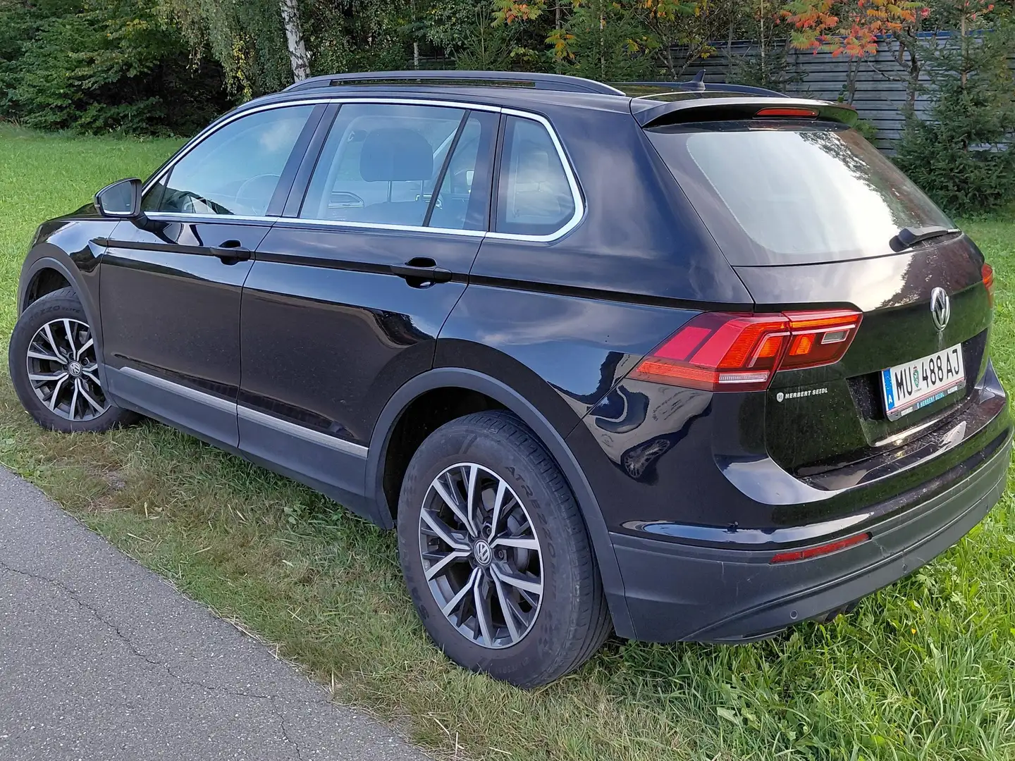 Volkswagen Tiguan Tiguan 2,0 TDI SCR 4Motion Comfortline DSG Comfortline Schwarz - 1