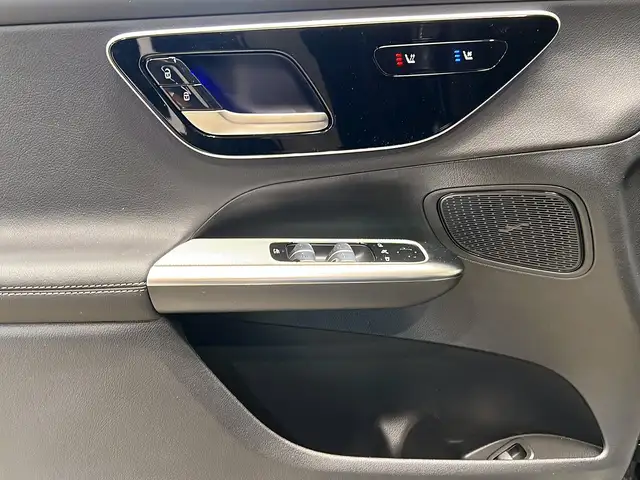 Mercedes-Benz GLC view 13
