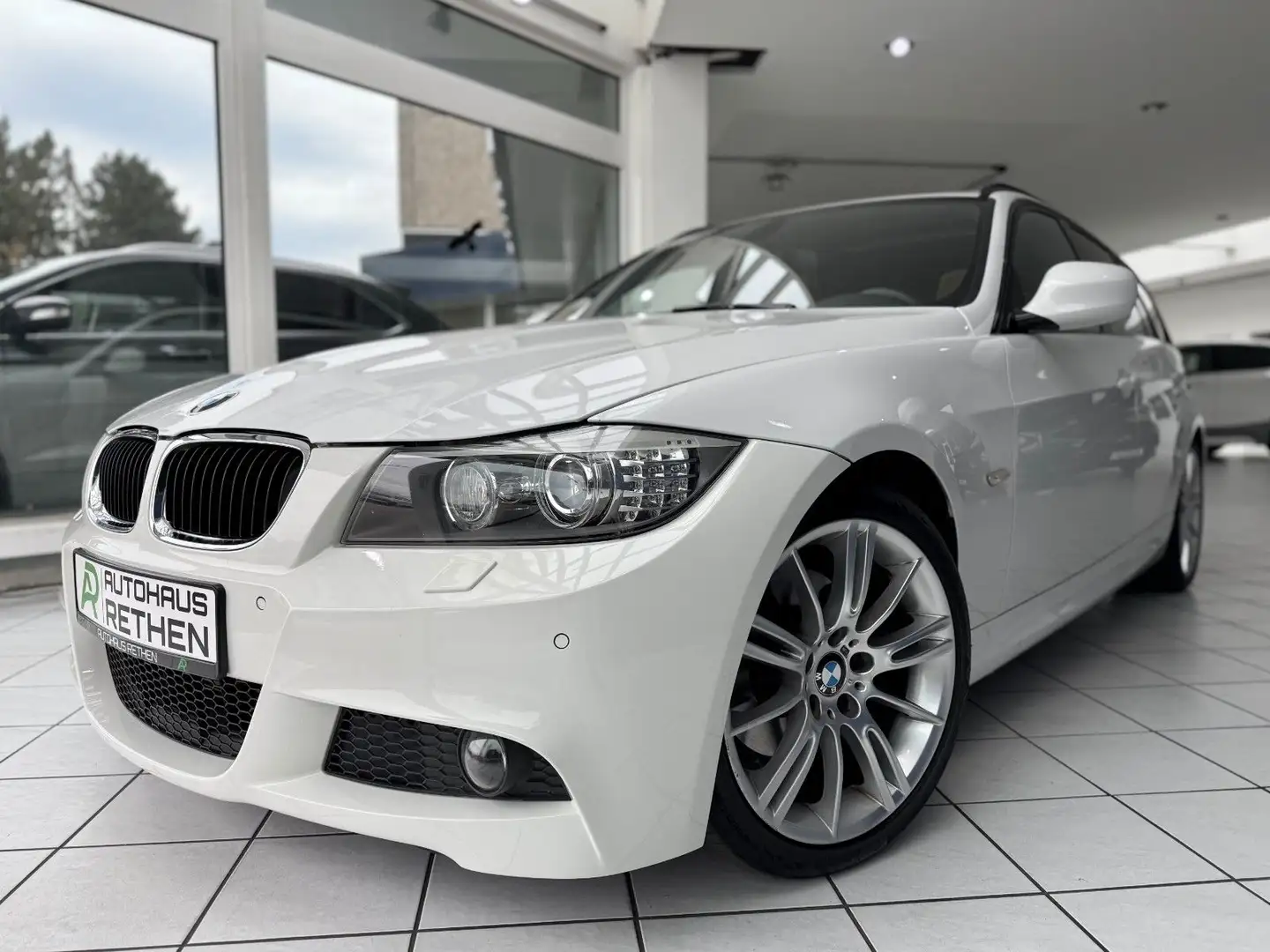 BMW 320 d Touring *M SPORT*NAVI*PANORAMA*PDC*RDKS* Blanco - 1