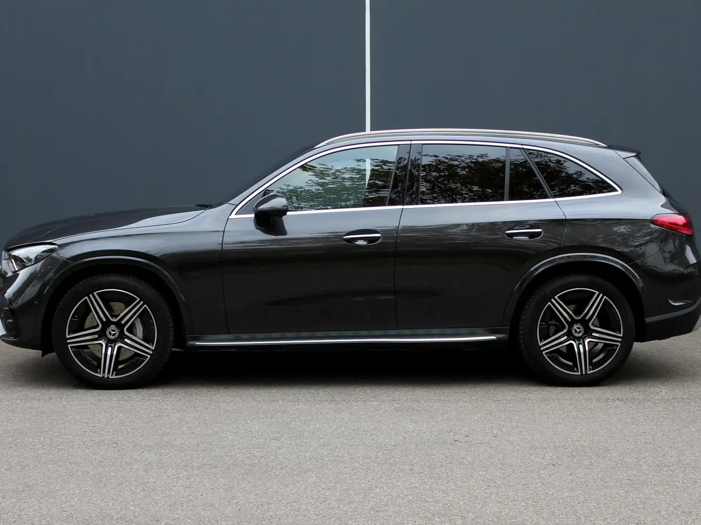 Mercedes-Benz GLC 200 GLC 200 4Matic 9G-TRONIC AMG Line Advanced Grau - 2