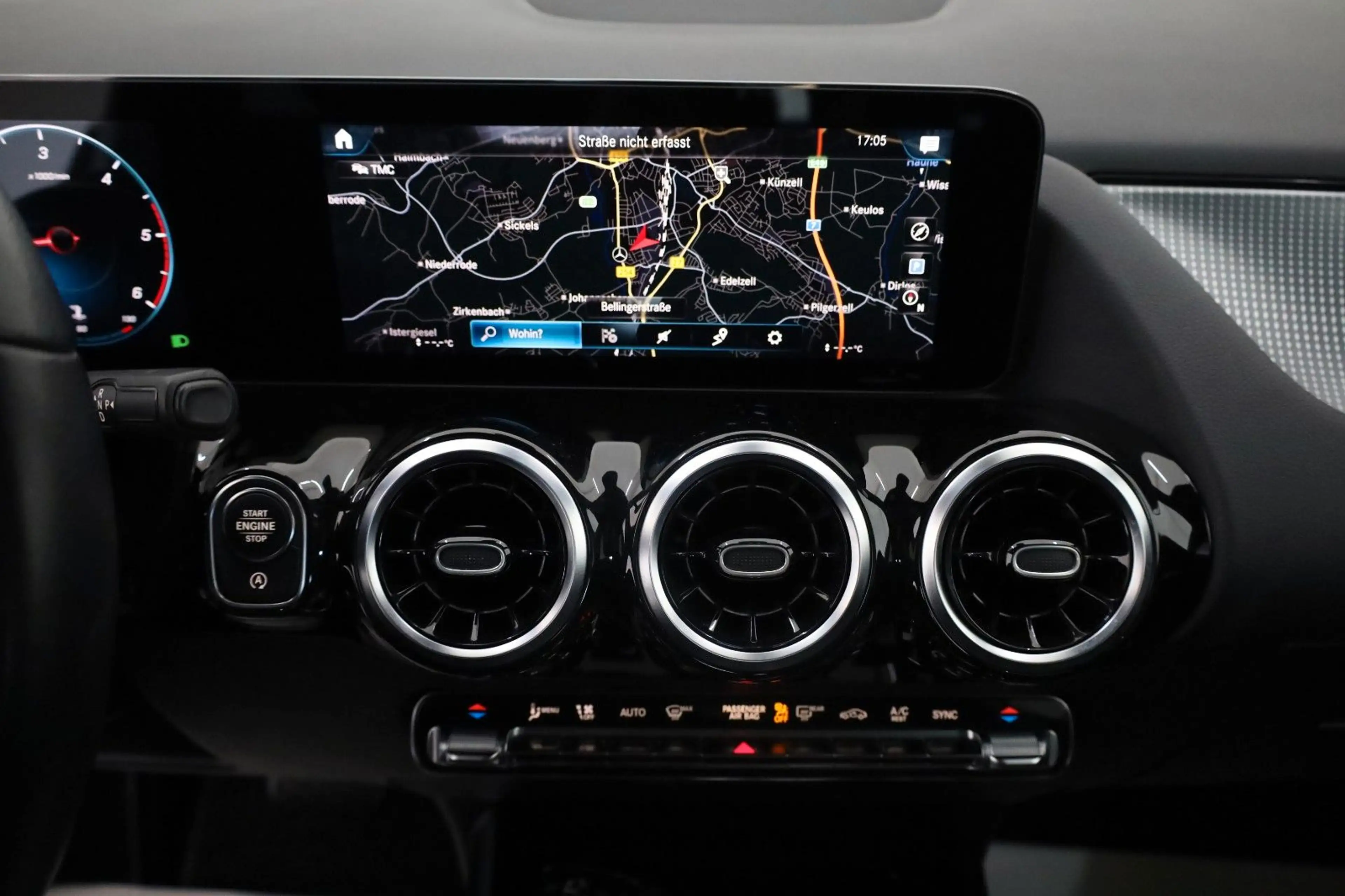 Mercedes-Benz GLA 200 d Progressive T.Leder,Navi,LED,Park Paket — photo 12