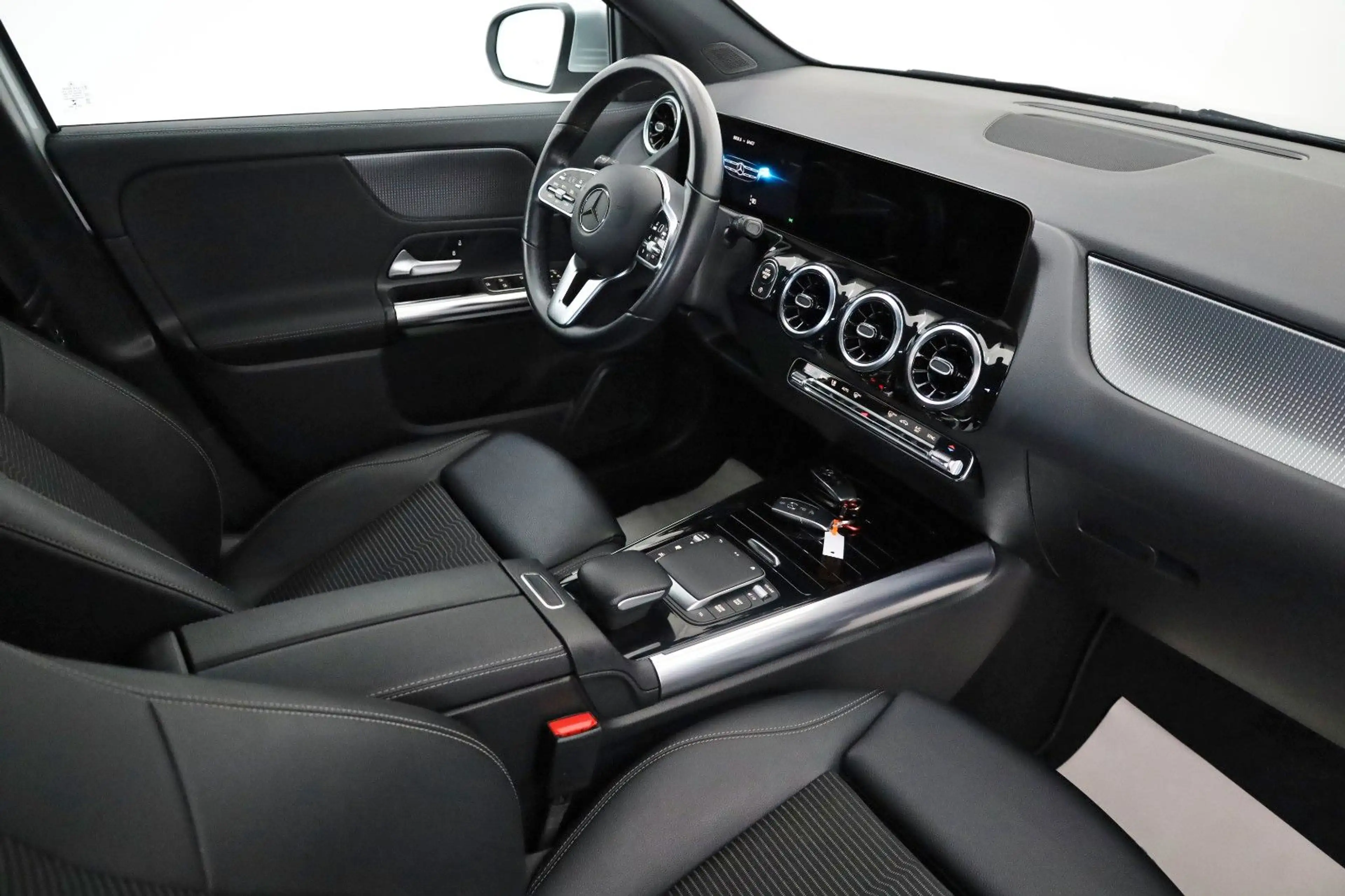 Mercedes-Benz GLA 200 d Progressive T.Leder,Navi,LED,Park Paket — photo 3
