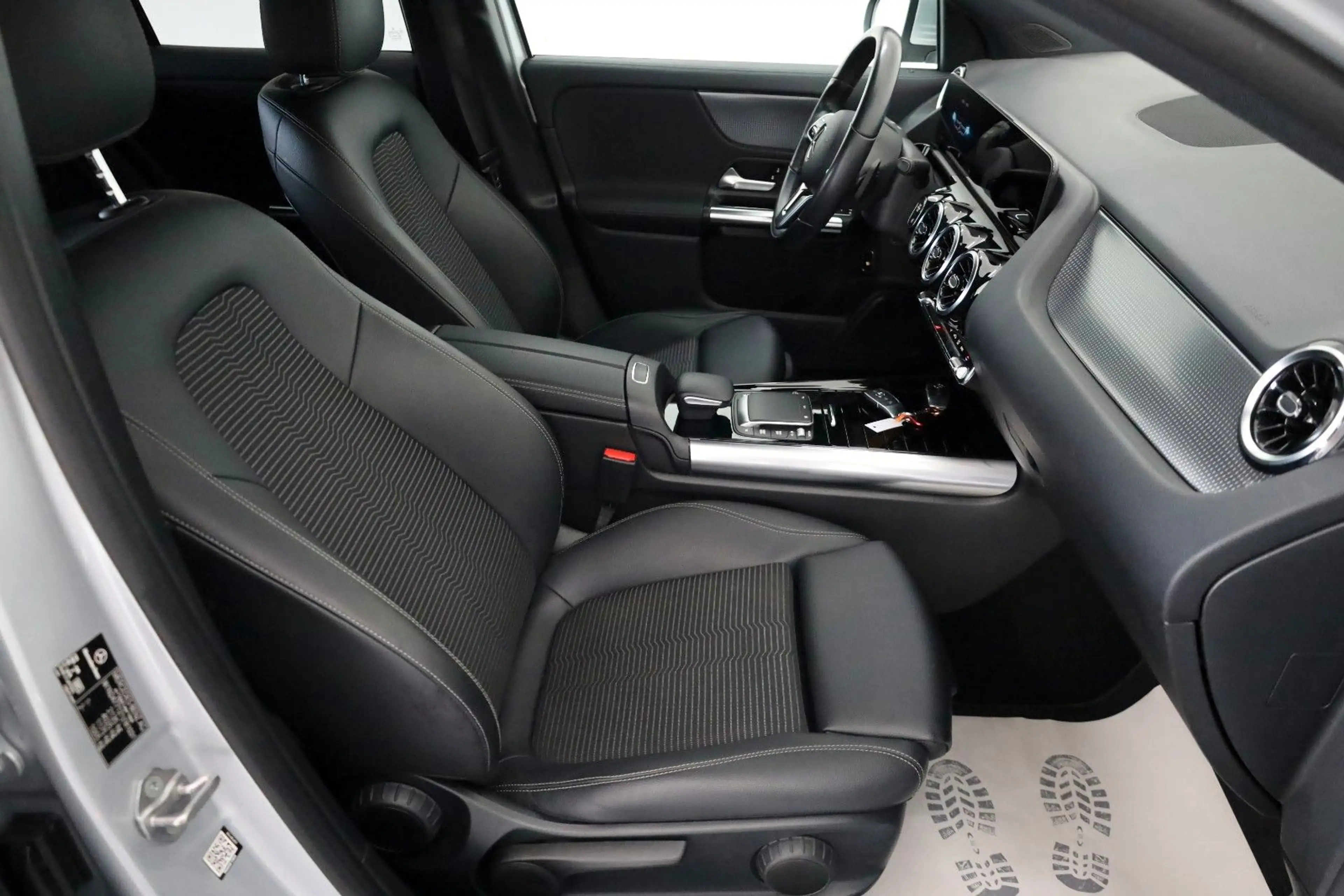 Mercedes-Benz GLA 200 d Progressive T.Leder,Navi,LED,Park Paket — photo 4