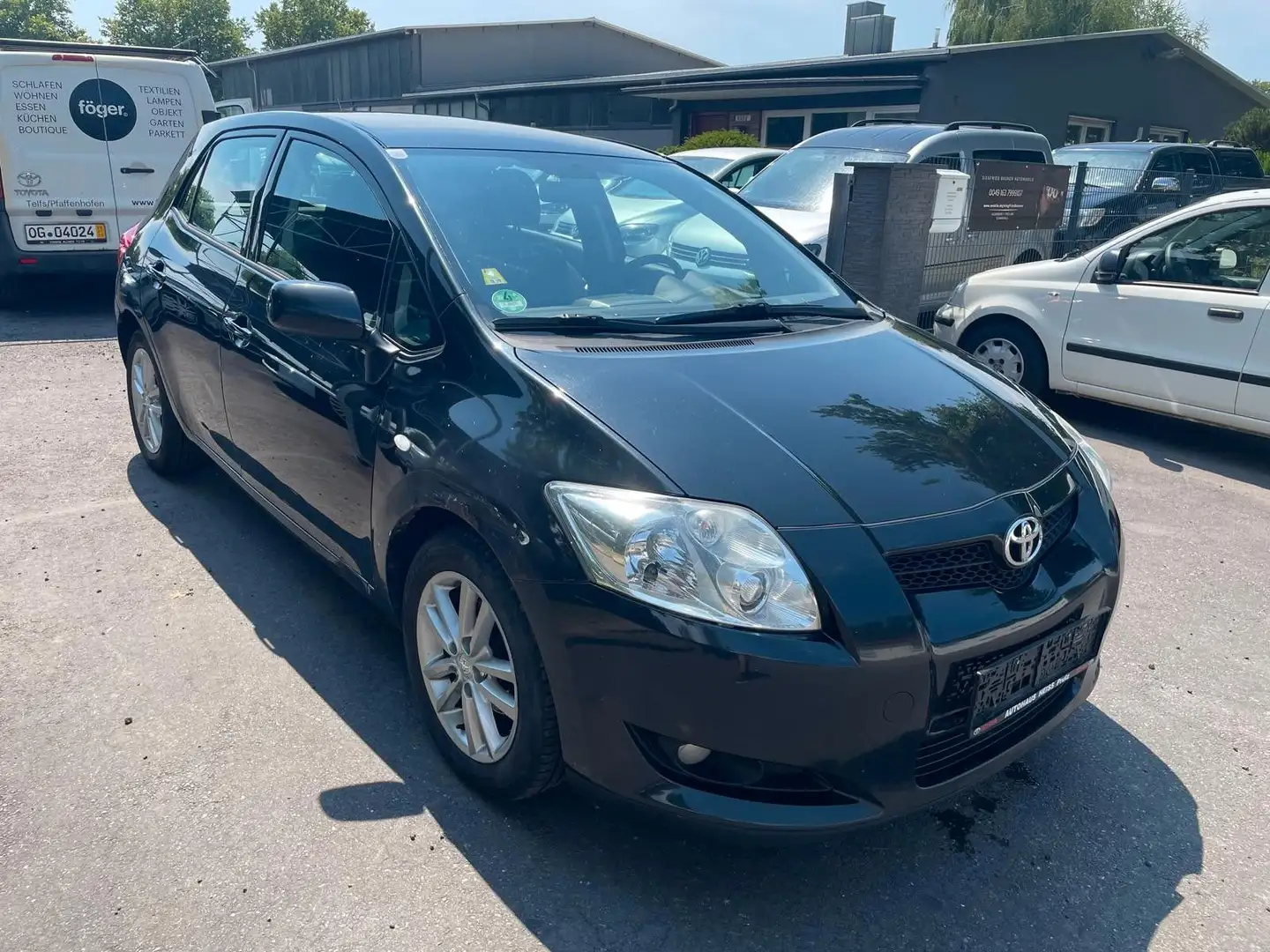 Toyota Auris Life Schwarz - 2