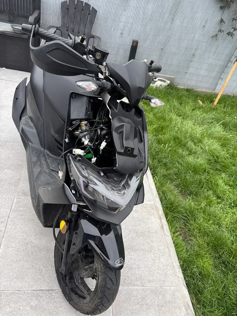 SYM Jet 4 A vendre pour piece car ont me la volé - 1