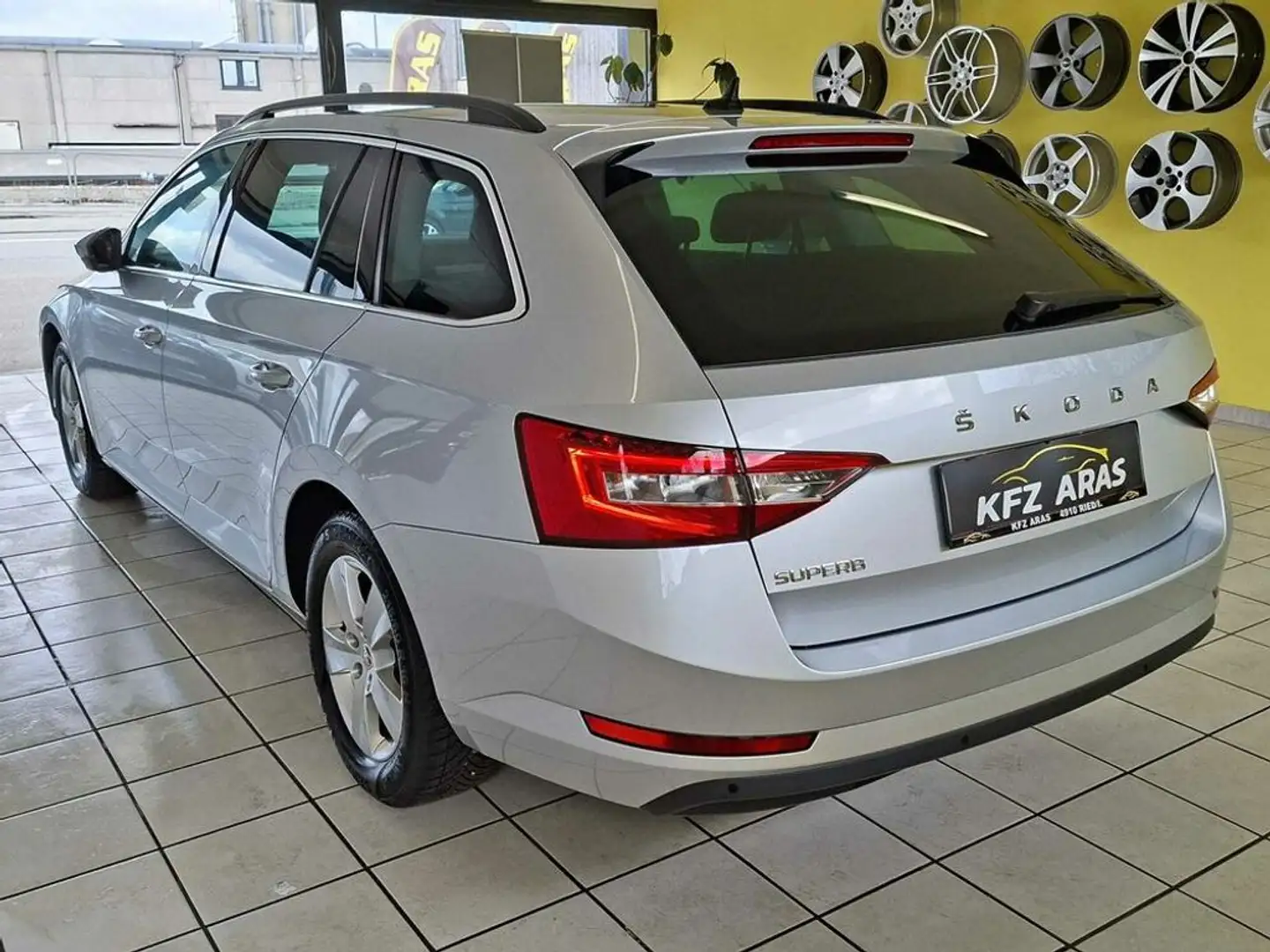 Skoda Superb 1.BESITZ, DIGIT. TACHO, FULL LED, PDC, NAVI Silber - 2