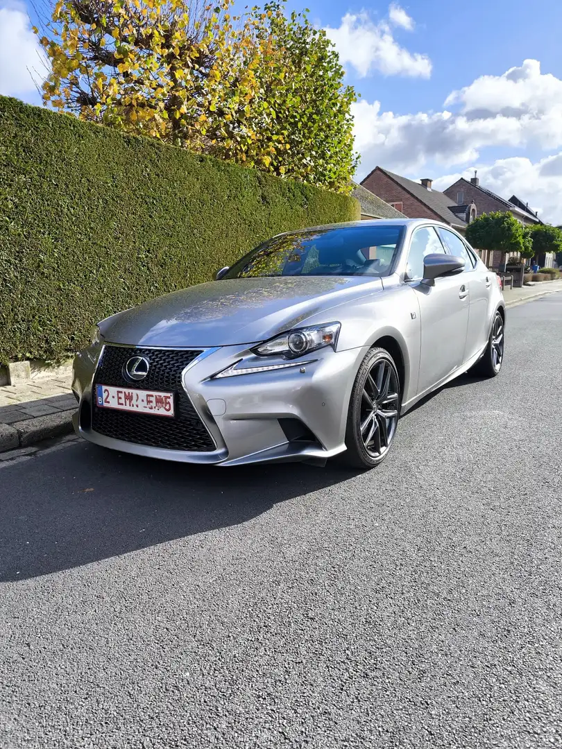 Lexus IS 300 300h F Sport - 1