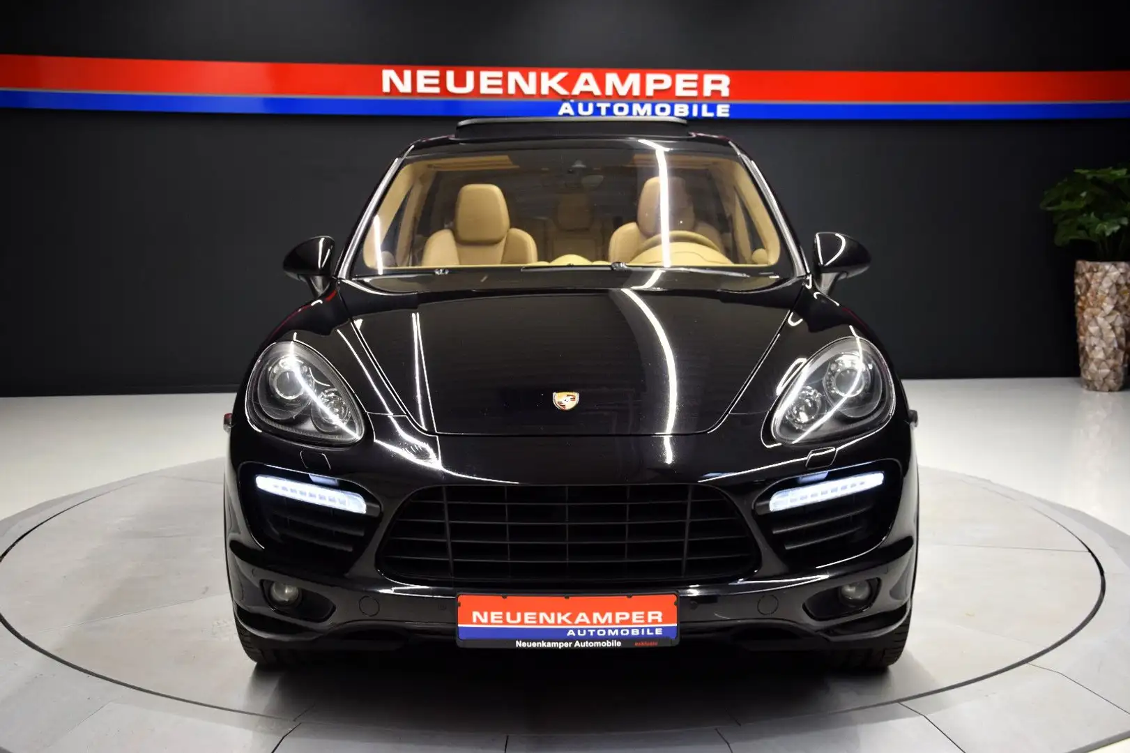 Porsche Cayenne GTS PDLS+ Chrono BOSE Pano *Luft Kamera Schwarz - 2