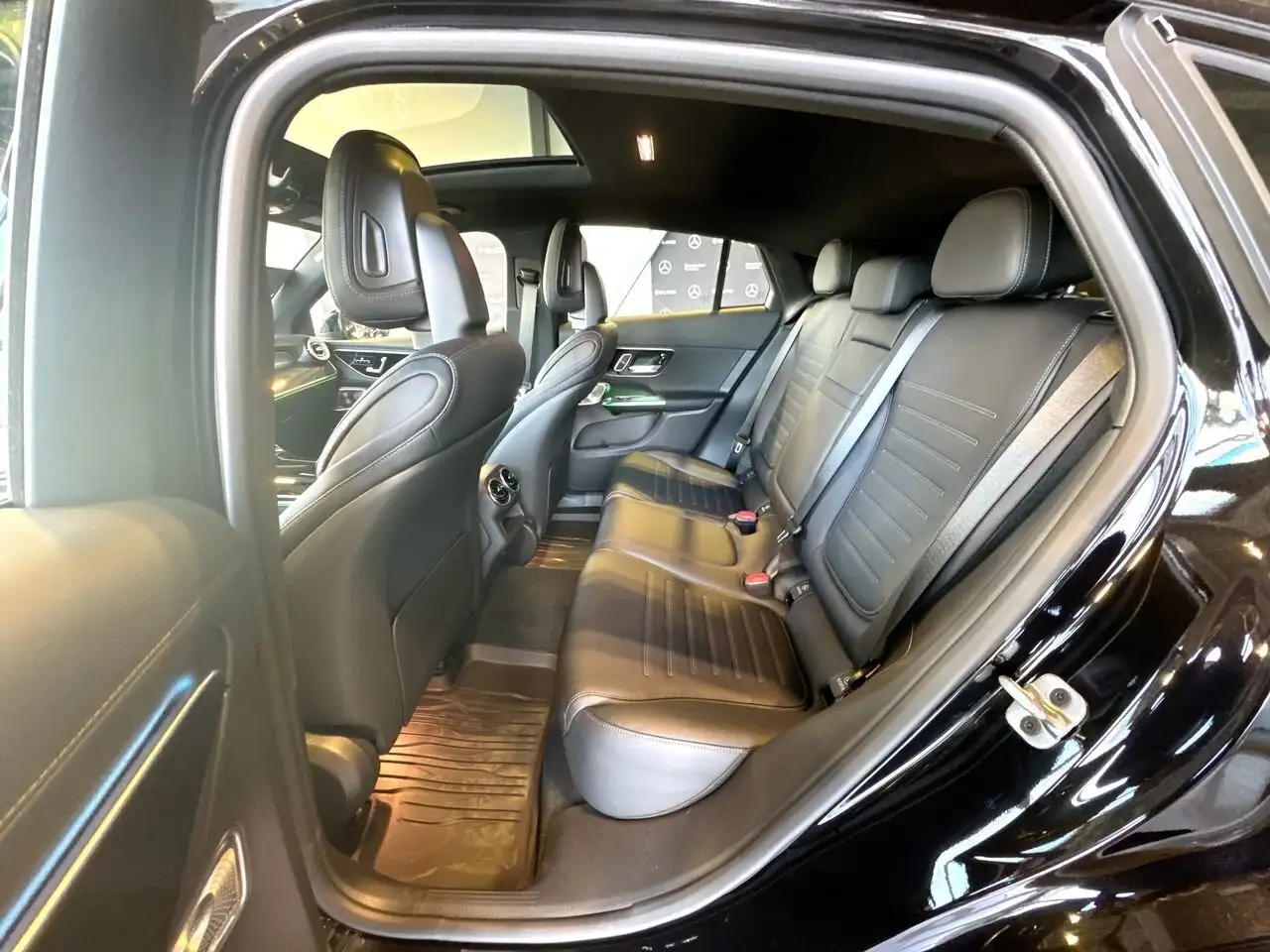 Mercedes-Benz GLC снимка Mercedes-Benz GLC