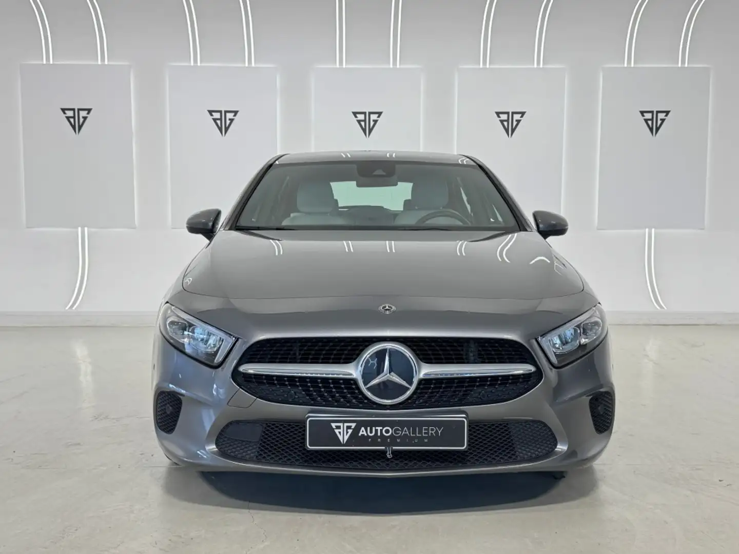 Mercedes-Benz A 200 7G-DCT Gris - 2