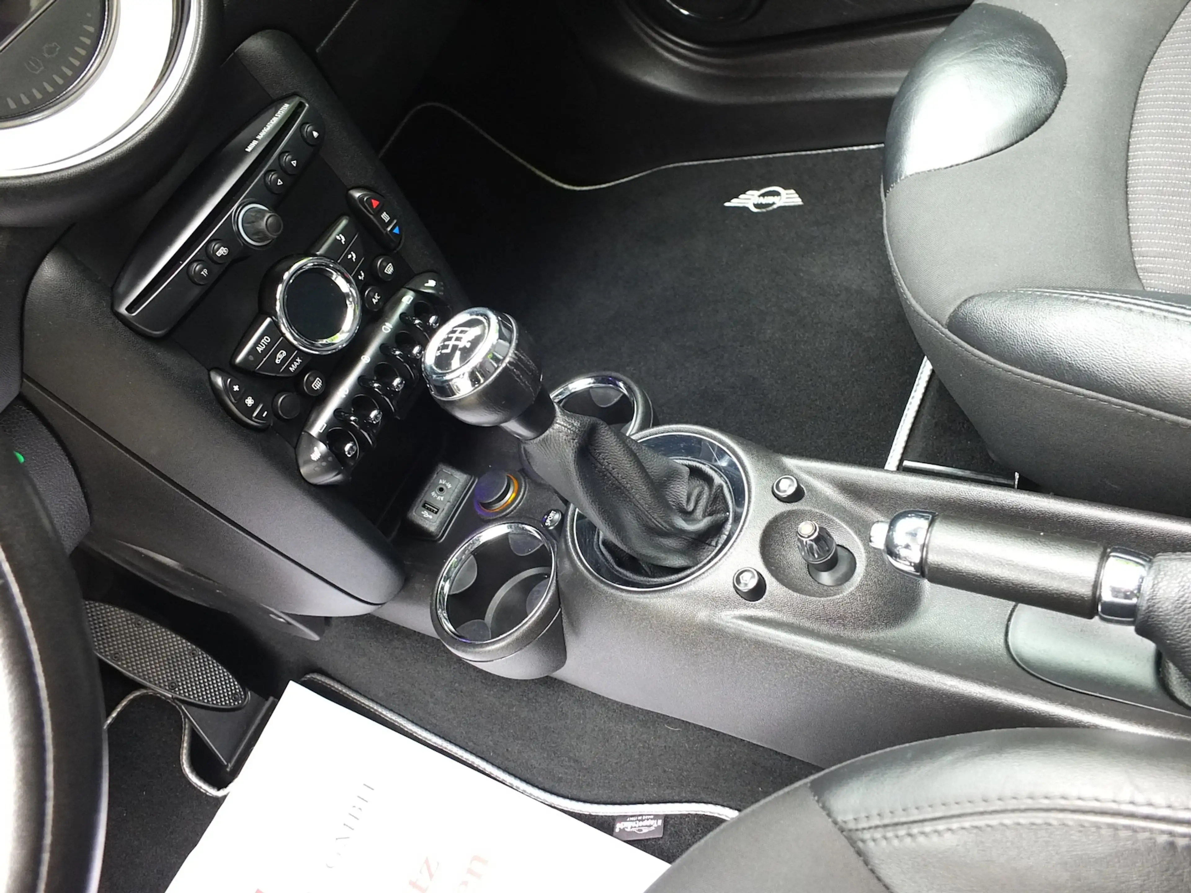 MINI Cooper PANORAMA NAVI XENON LEDER PDC BLUETOOTH — photo 11