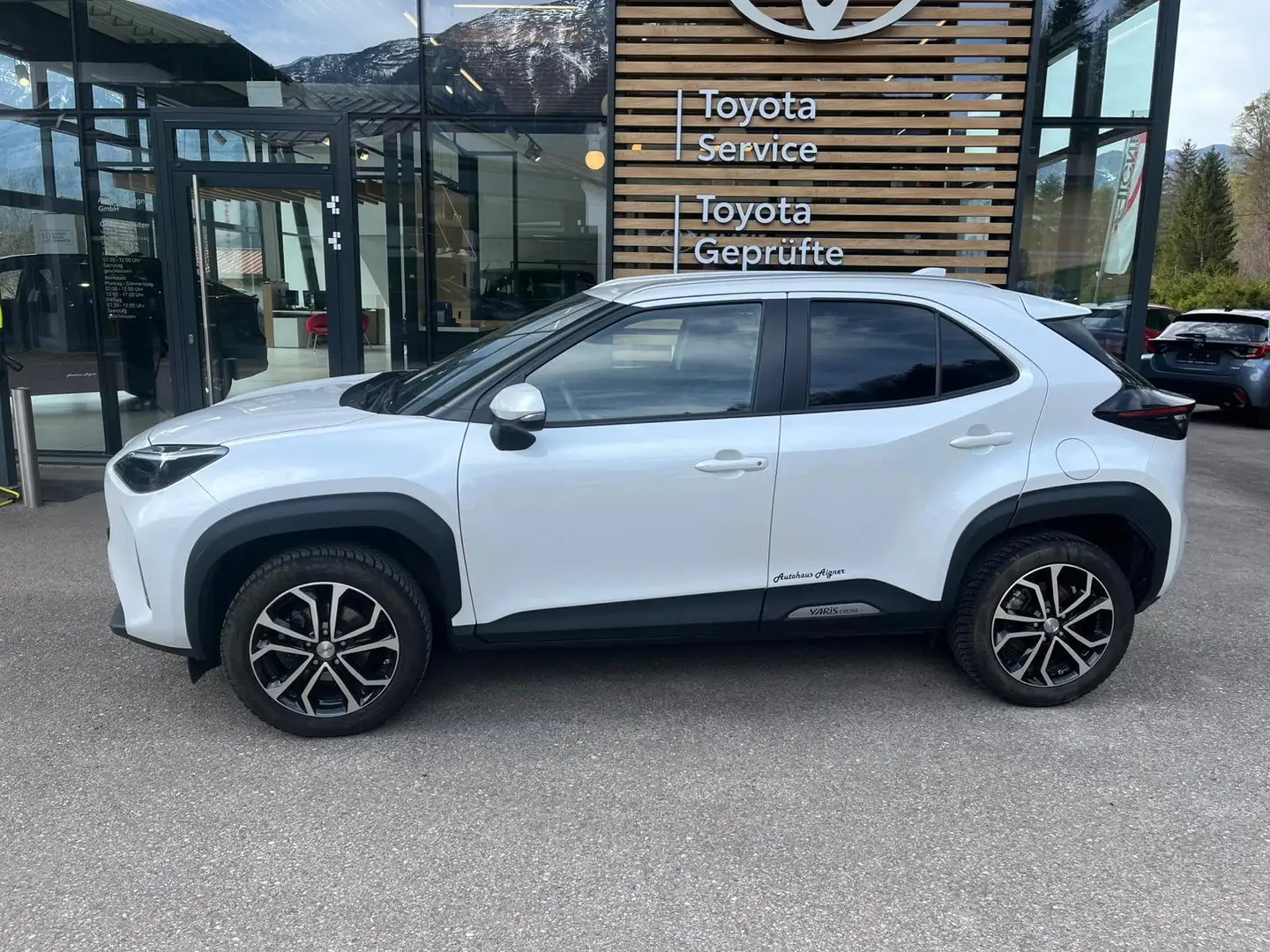 Toyota Yaris Cross ctive Drive Weiß - 1