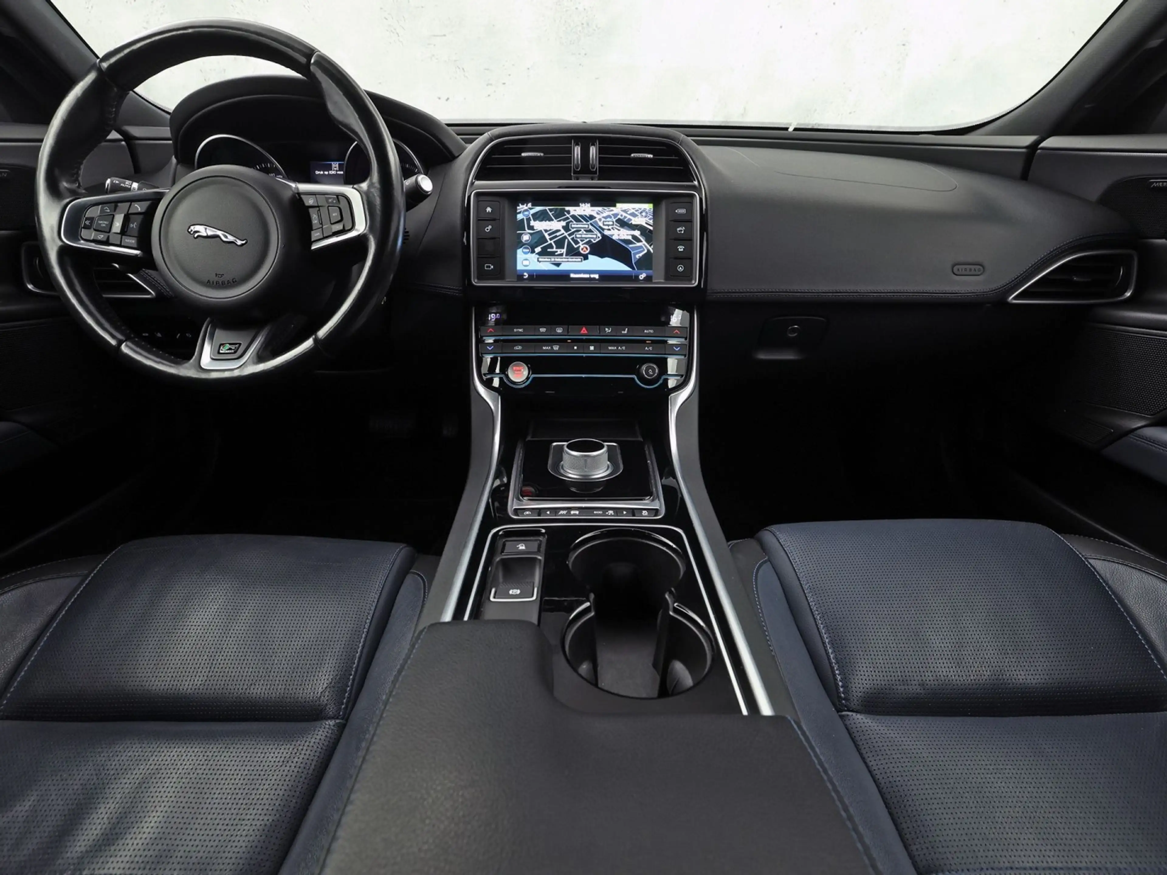Jaguar XE 2.0 Portfolio 241Pk Automaat (NAVIGATIE, MERIDIAN — photo 6