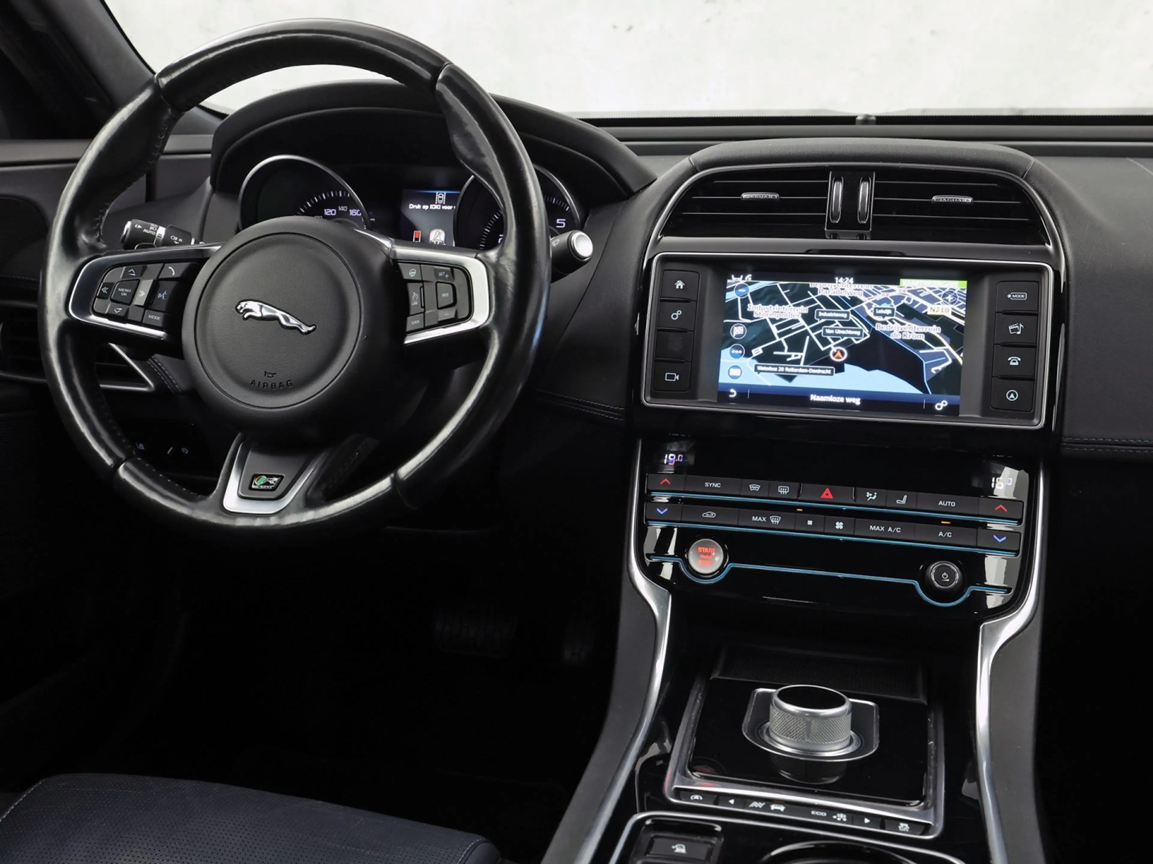 Jaguar XE 2.0 Portfolio 241Pk Automaat (NAVIGATIE, MERIDIAN — photo 7
