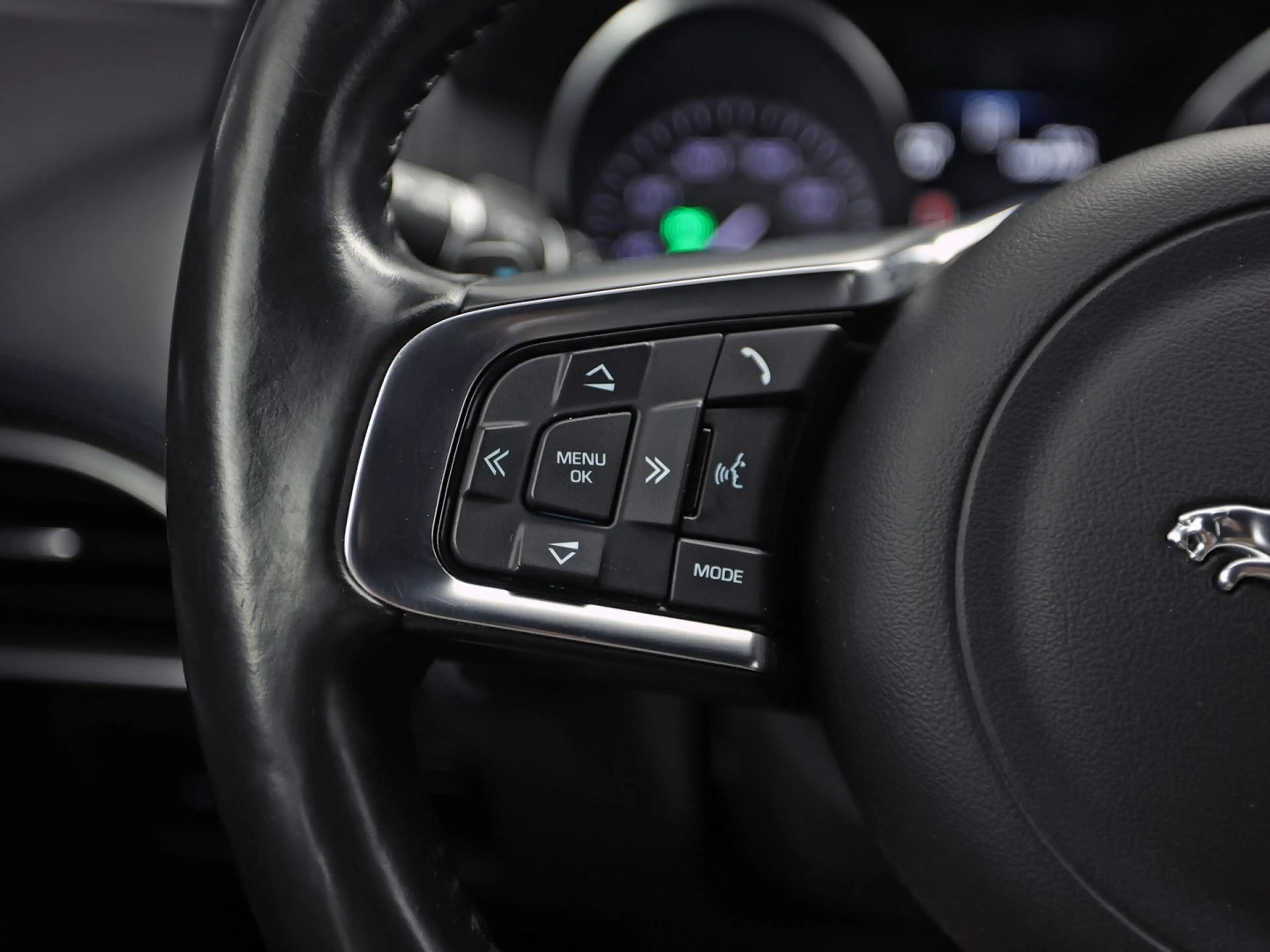 Jaguar XE 2.0 Portfolio 241Pk Automaat (NAVIGATIE, MERIDIAN — photo 18